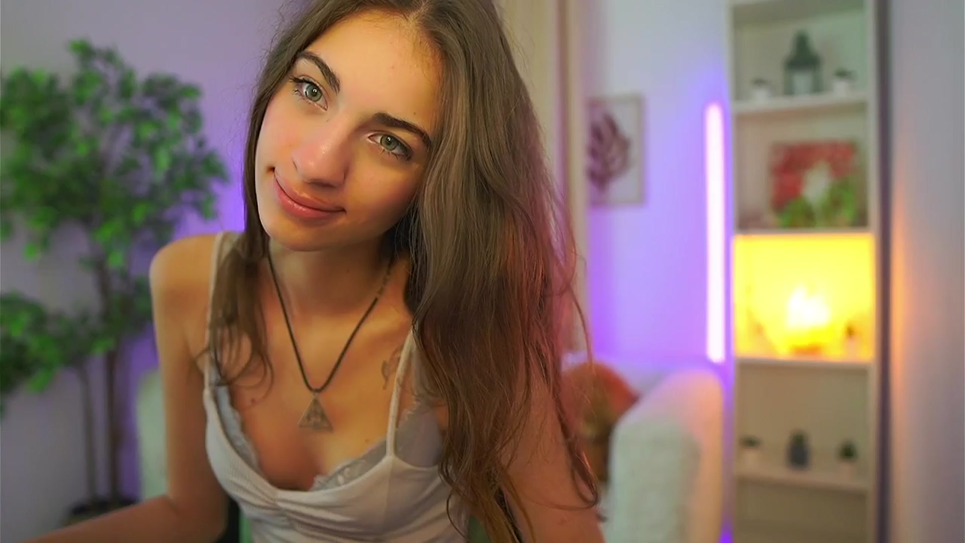 Gallery image thumbnail from Sophie__Grey's myfreecams stream on, 09/26/2025, 21:03 image 15 of 20