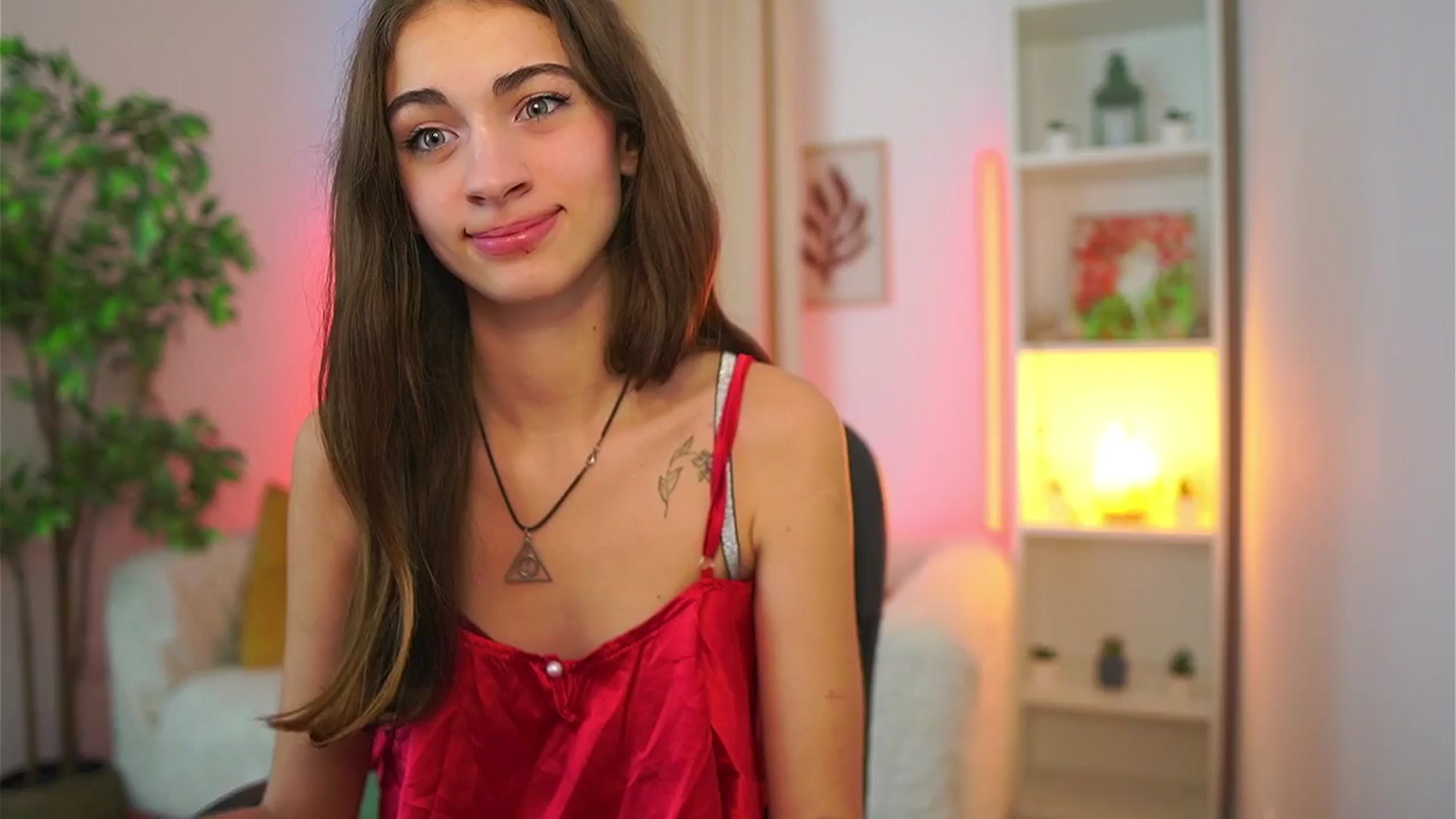 Gallery image thumbnail from Sophie__Grey's myfreecams stream on, 09/27/2025, 15:52 image 15 of 20
