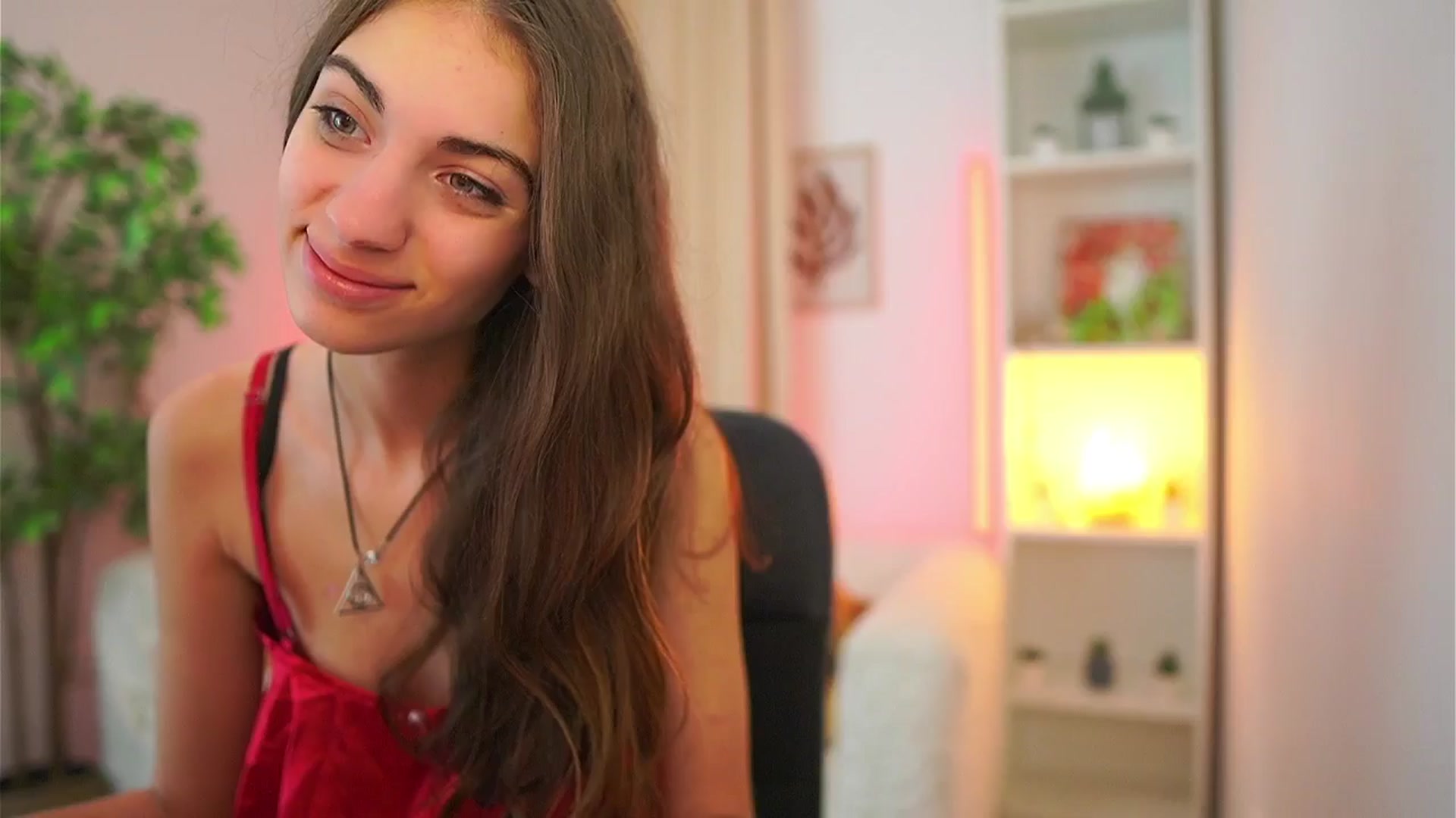 Gallery image thumbnail from Sophie__Grey's myfreecams stream on, 09/27/2025, 20:23 image 4 of 20