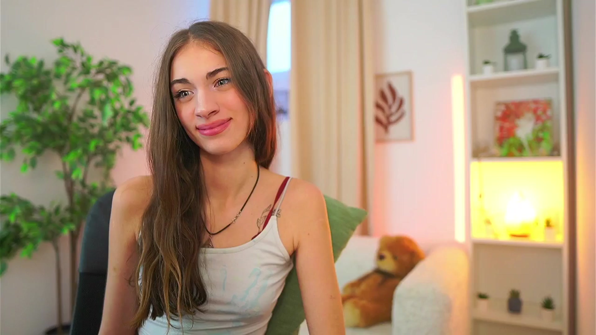Gallery image thumbnail from Sophie__Grey's myfreecams stream on, 10/02/2025, 15:14 image 4 of 20
