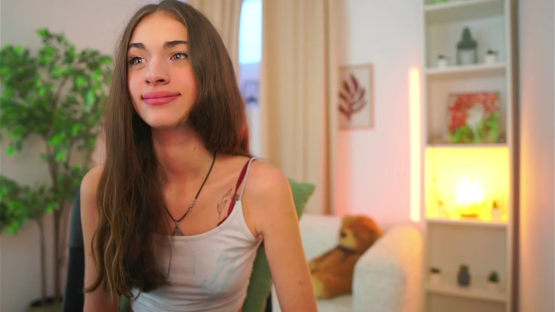 Gallery image thumbnail from Sophie__Grey's myfreecams stream on, 10/02/2025, 15:14 image 5 of 20