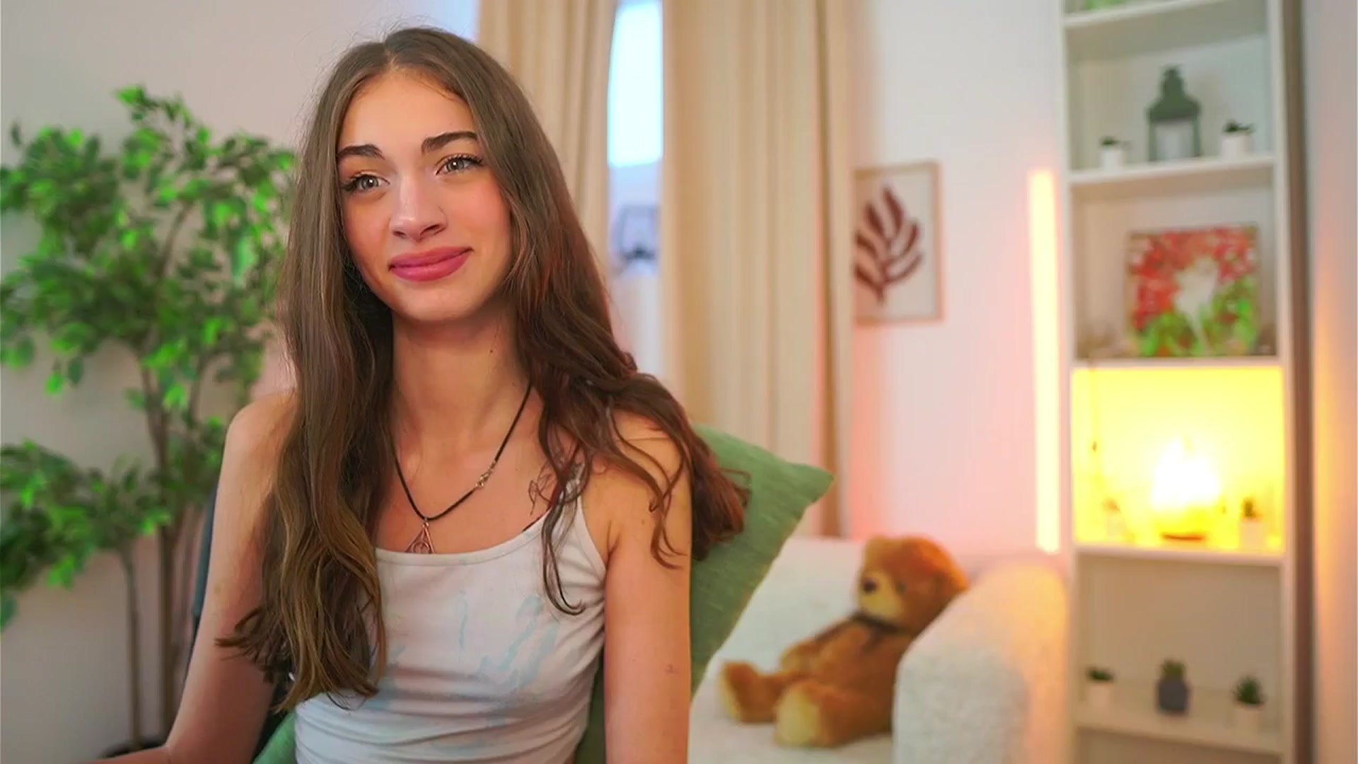 Gallery image thumbnail from Sophie__Grey's myfreecams stream on, 10/02/2025, 15:14 image 2 of 20