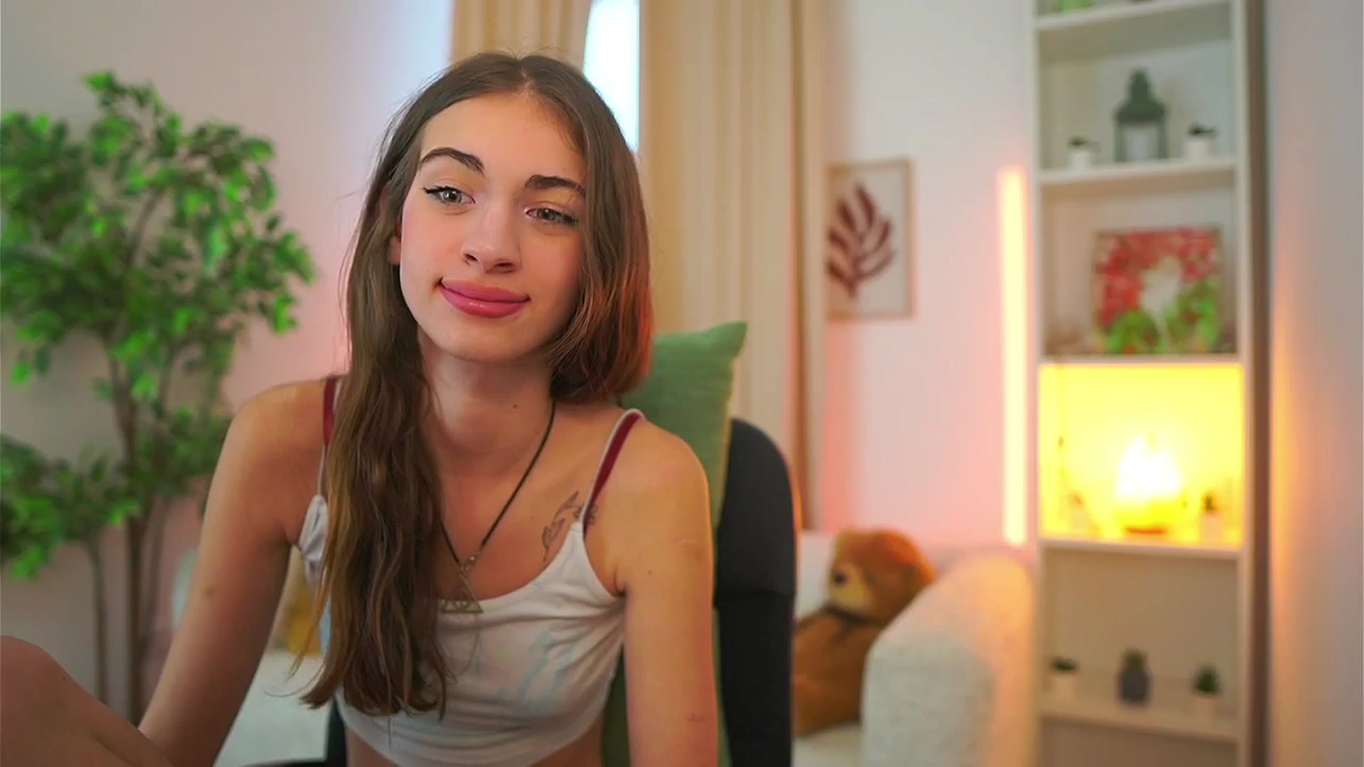 Gallery image thumbnail from Sophie__Grey's myfreecams stream on, 10/02/2025, 15:14 image 9 of 20