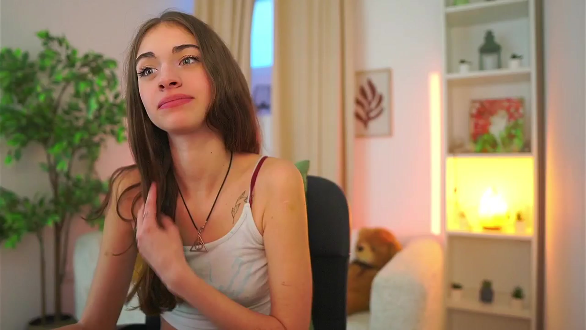 Gallery image thumbnail from Sophie__Grey's myfreecams stream on, 10/02/2025, 15:14 image 14 of 20