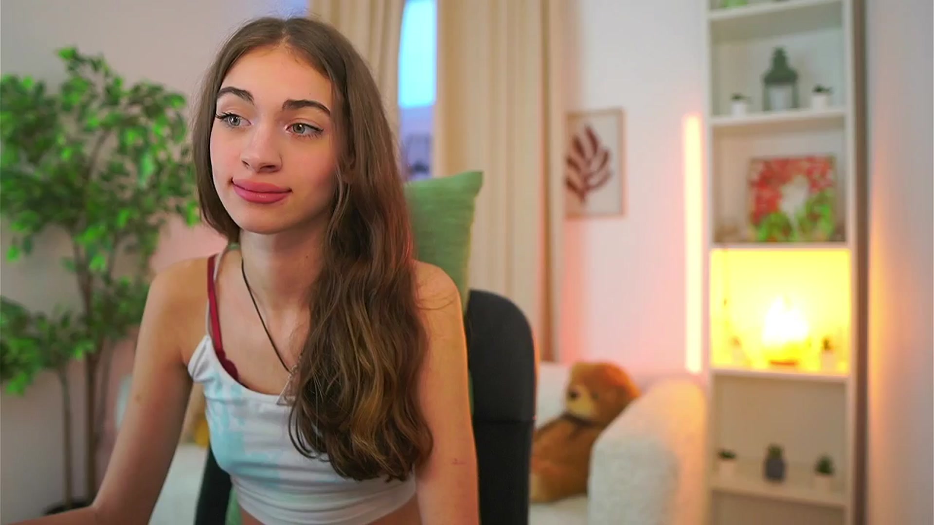 Gallery image thumbnail from Sophie__Grey's myfreecams stream on, 10/02/2025, 15:14 image 17 of 20