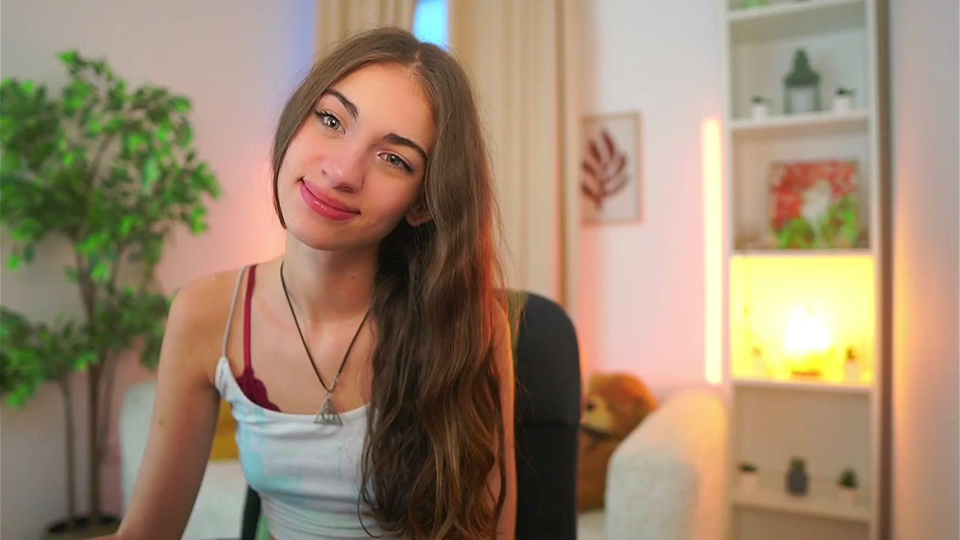 Gallery image thumbnail from Sophie__Grey's myfreecams stream on, 10/02/2025, 18:01 image 2 of 20