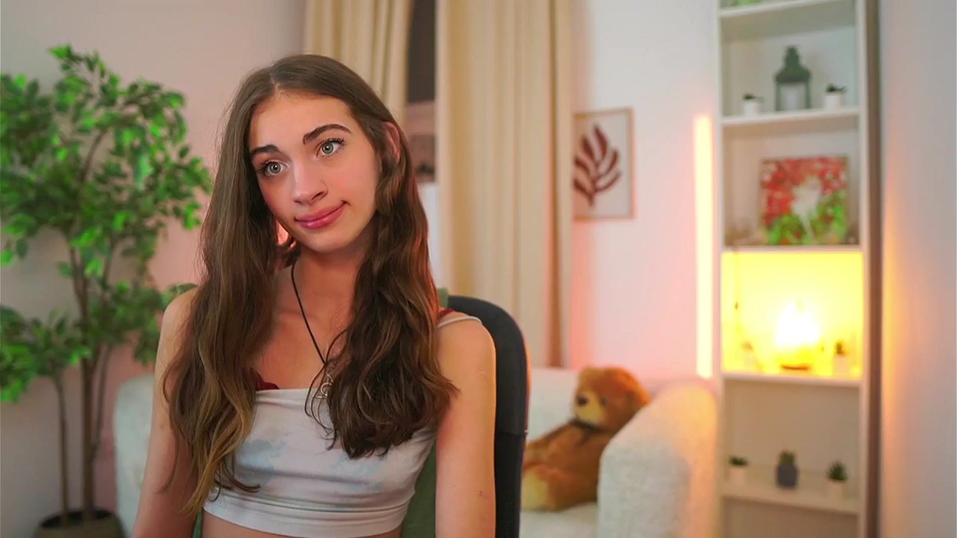 Gallery image thumbnail from Sophie__Grey's myfreecams stream on, 10/02/2025, 18:01 image 14 of 20