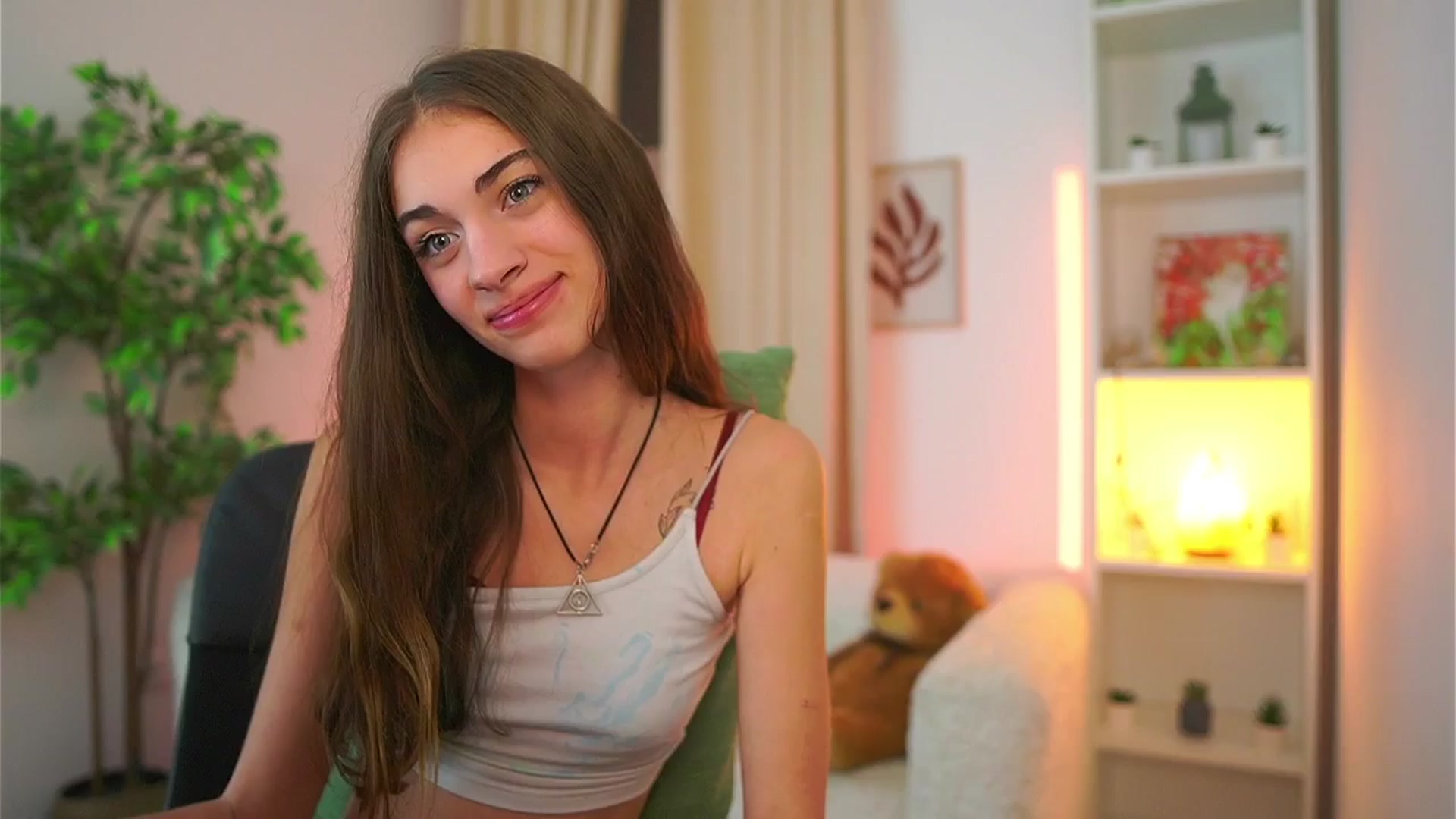 Gallery image thumbnail from Sophie__Grey's myfreecams stream on, 10/02/2025, 18:01 image 19 of 20