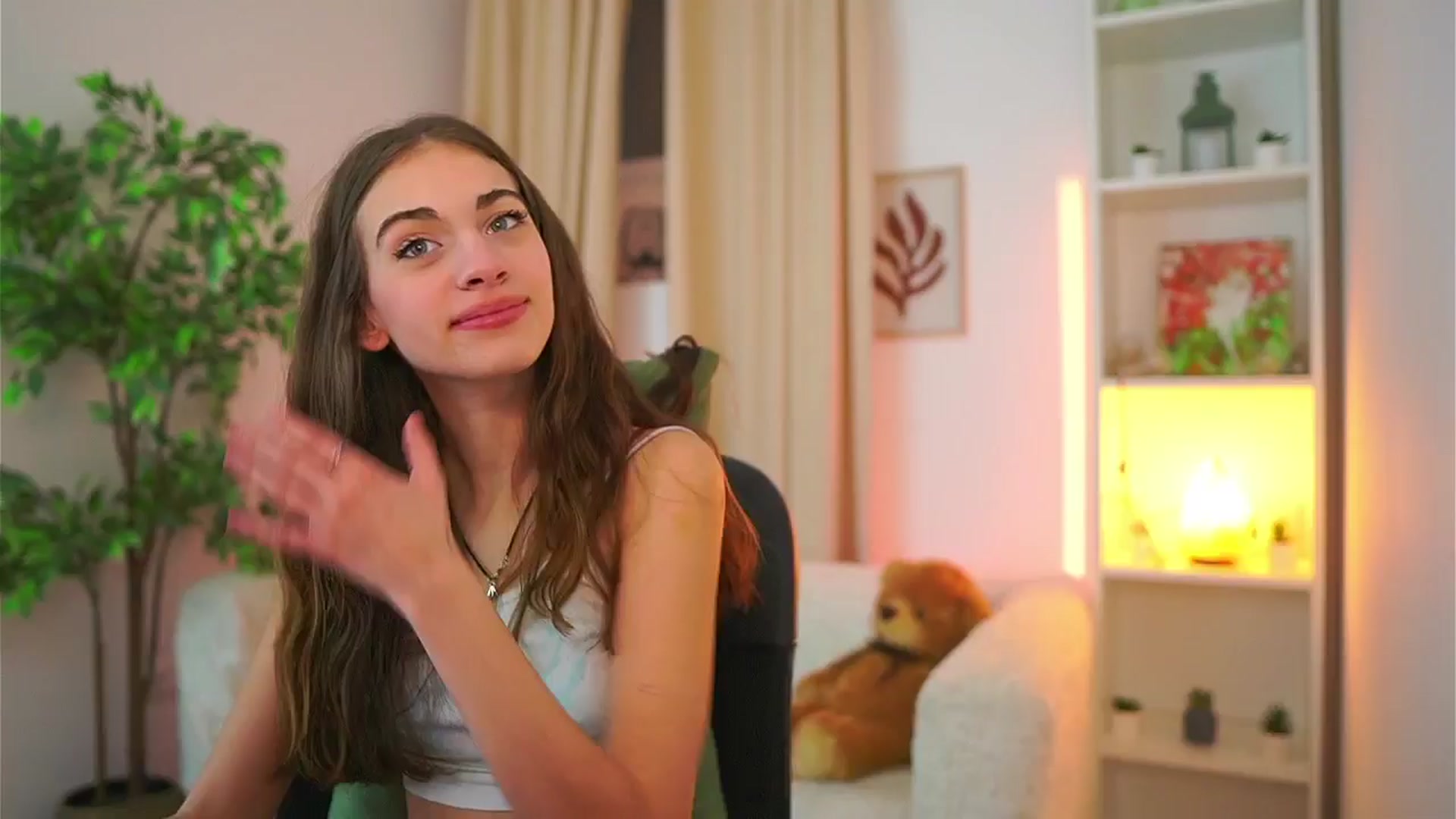 Gallery image thumbnail from Sophie__Grey's myfreecams stream on, 10/02/2025, 18:01 image 13 of 20