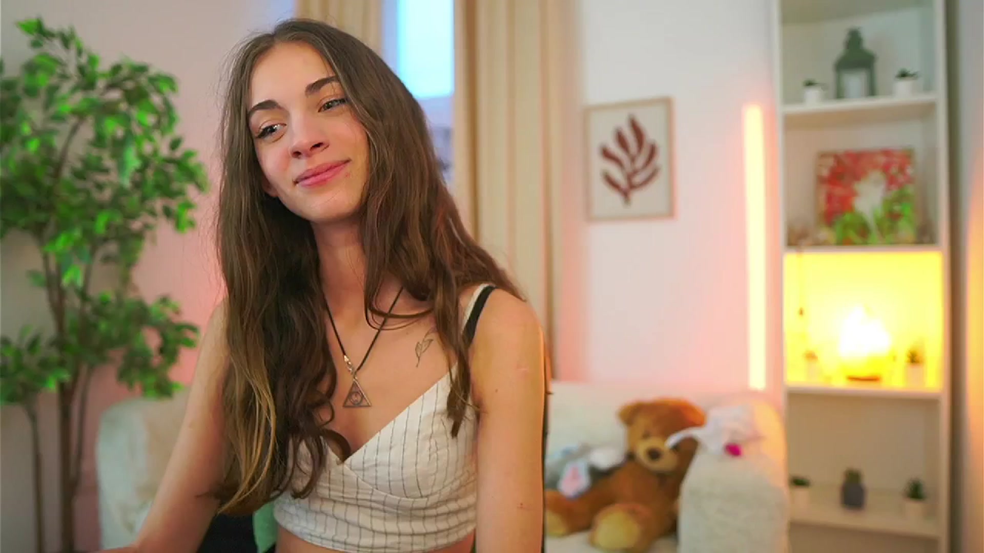 Gallery image thumbnail from Sophie__Grey's myfreecams stream on, 10/04/2025, 14:56 image 9 of 20