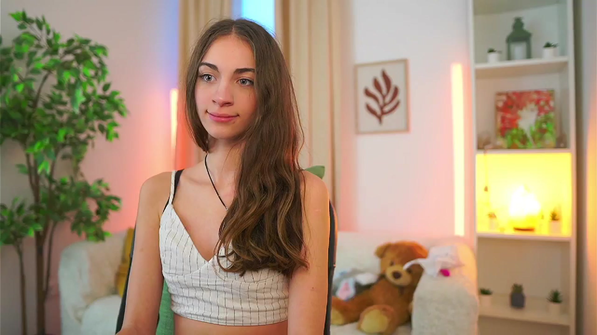 Gallery image thumbnail from Sophie__Grey's myfreecams stream on, 10/04/2025, 14:56 image 17 of 20