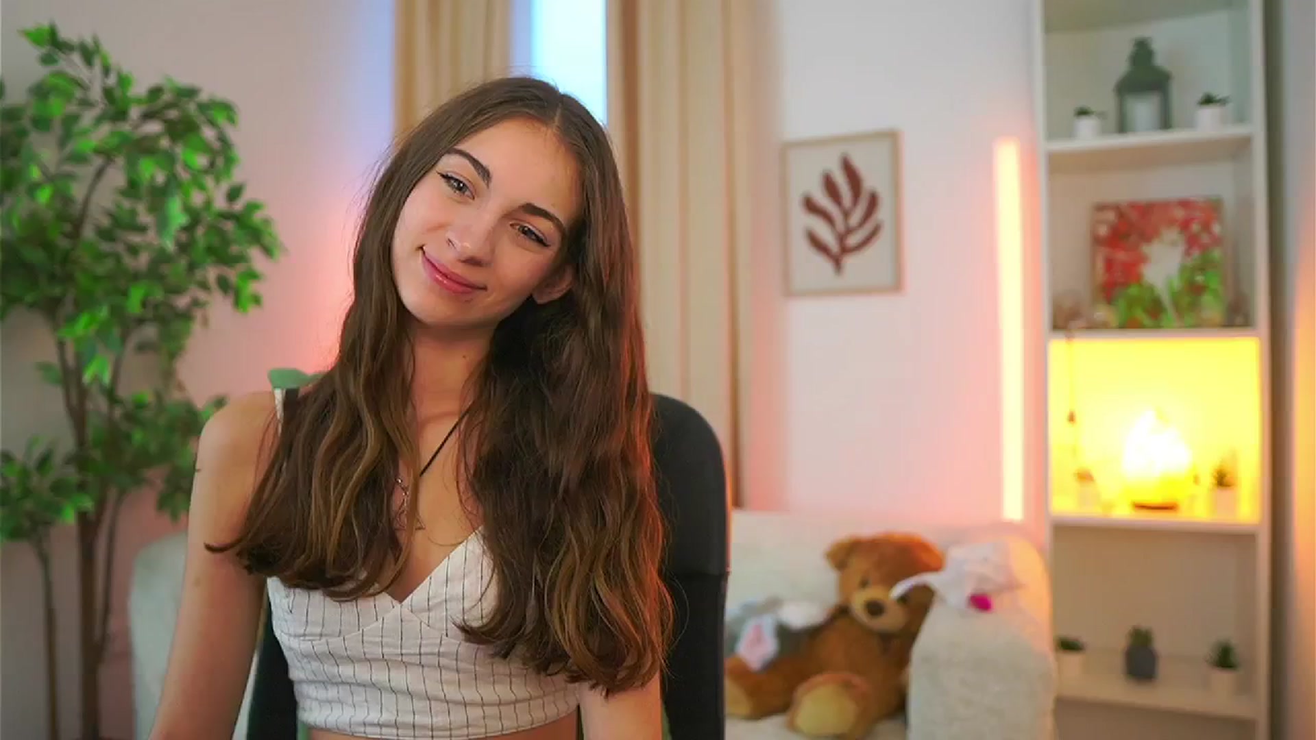 Gallery image thumbnail from Sophie__Grey's myfreecams stream on, 10/04/2025, 14:56 image 3 of 20