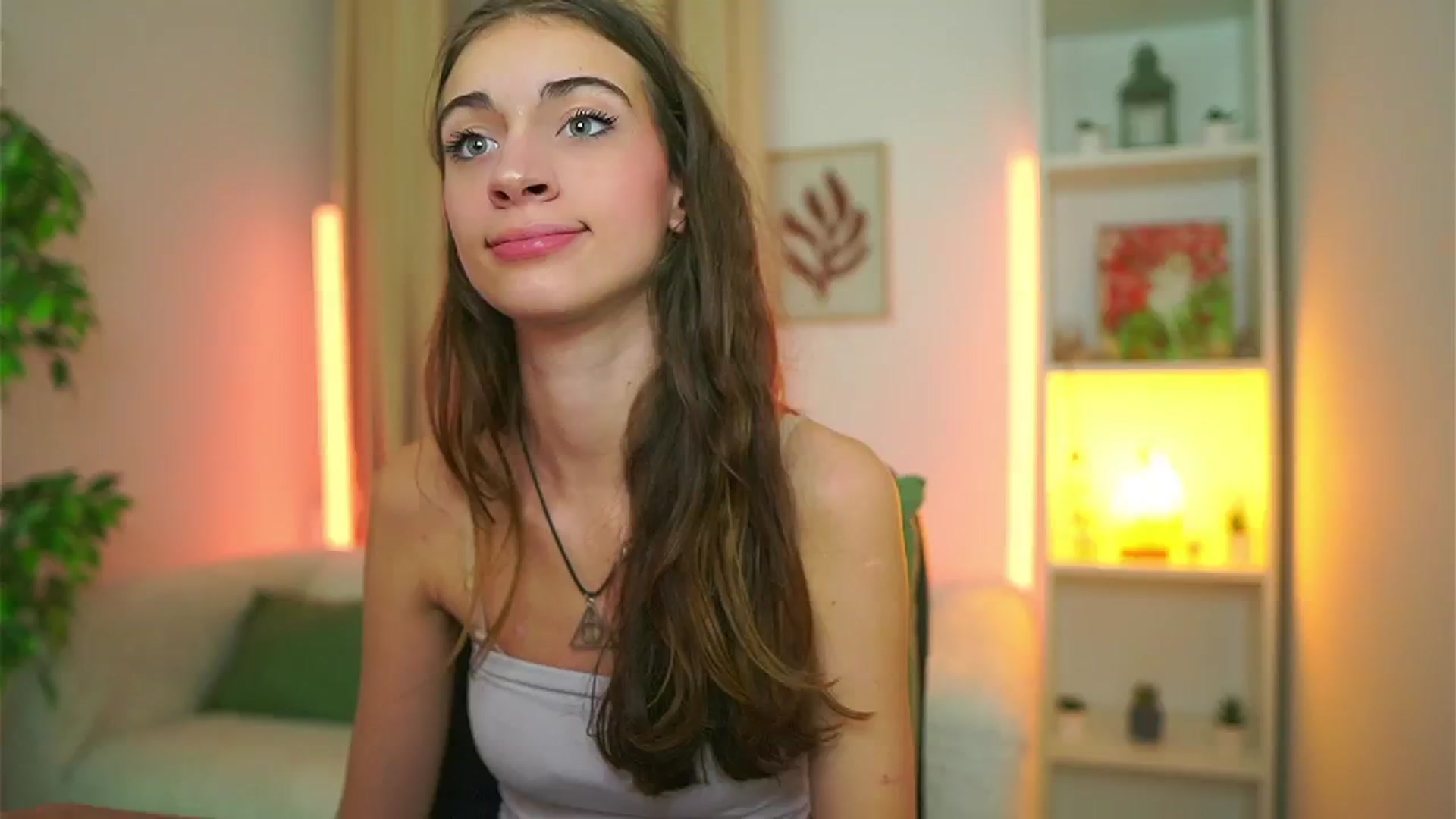 Gallery image thumbnail from Sophie__Grey's myfreecams stream on, 10/26/2025, 21:41 image 10 of 20