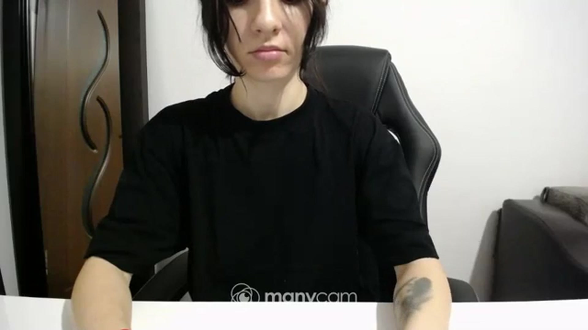 Gallery image thumbnail from Sophie__Oz's myfreecams stream on, 03/28/2024, 15:45 image 13 of 20