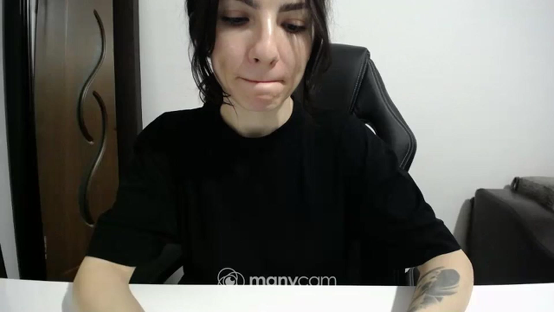 Gallery image thumbnail from Sophie__Oz's myfreecams stream on, 03/28/2024, 15:45 image 20 of 20