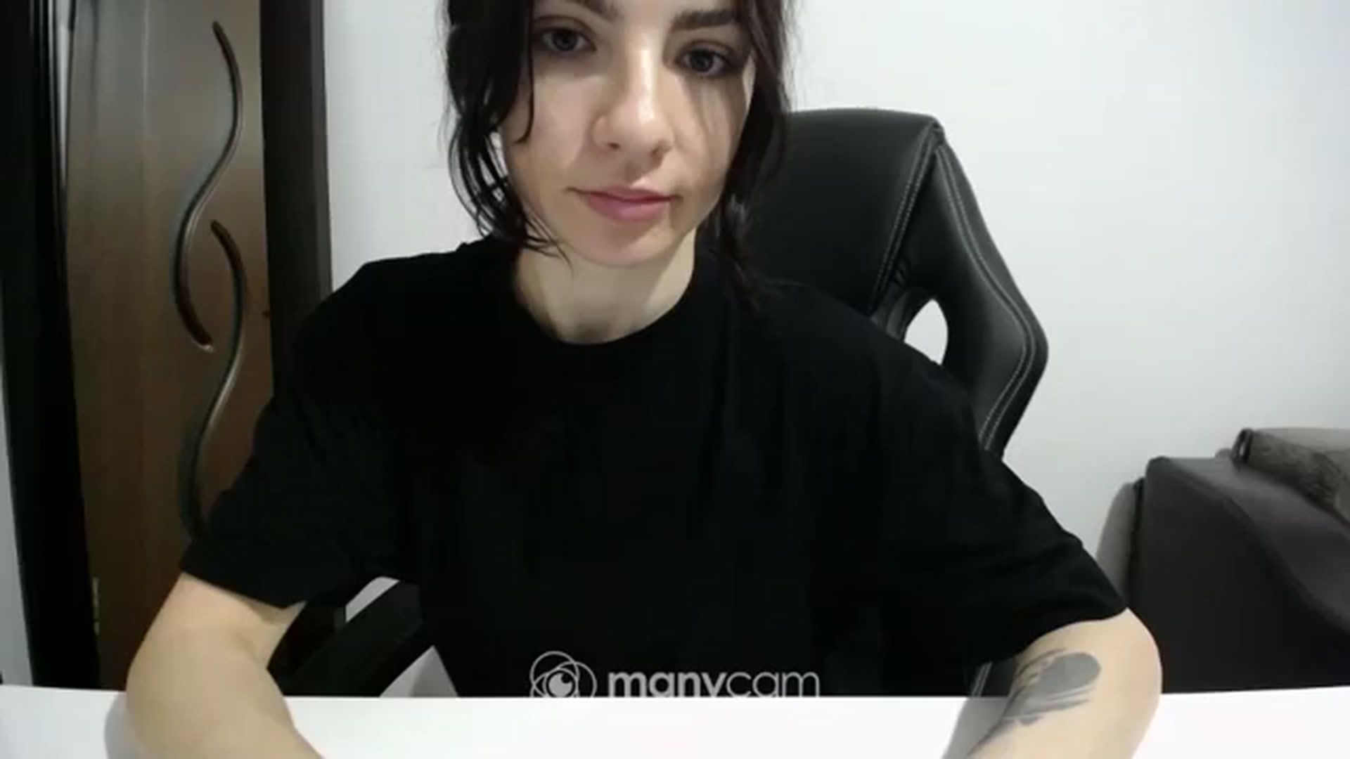 Gallery image thumbnail from Sophie__Oz's myfreecams stream on, 03/28/2024, 15:45 image 11 of 20