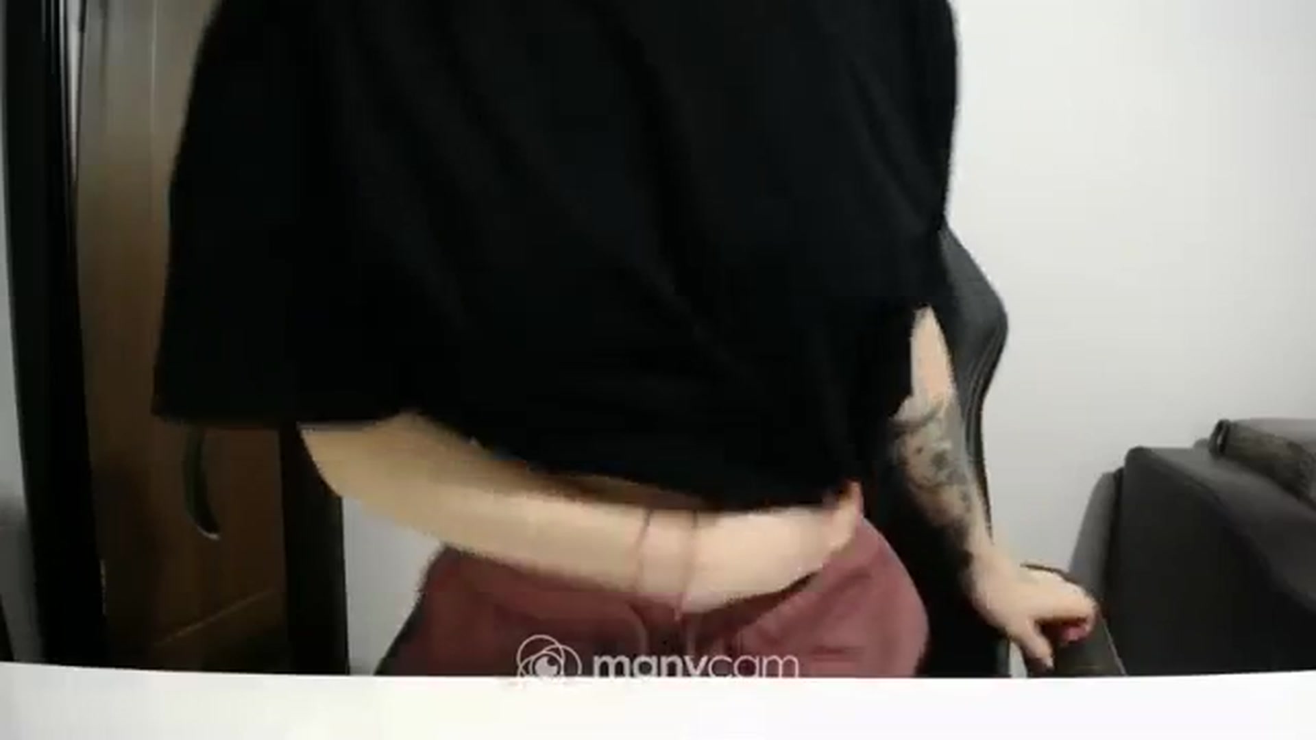 Gallery image thumbnail from Sophie__Oz's myfreecams stream on, 03/28/2024, 15:45 image 14 of 20