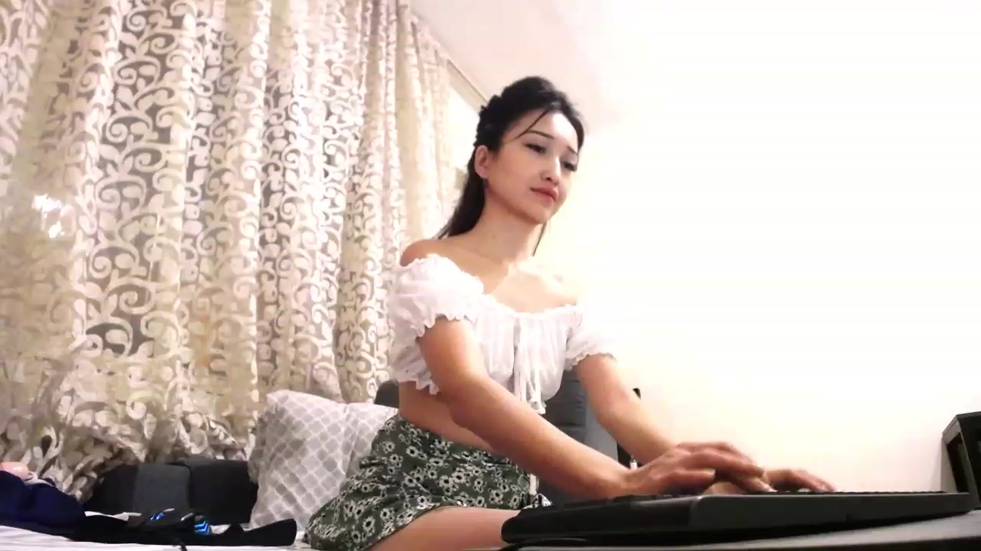 Gallery image thumbnail from Sophie_lee's myfreecams stream on, 11/14/2022, 11:14 image 11 of 20