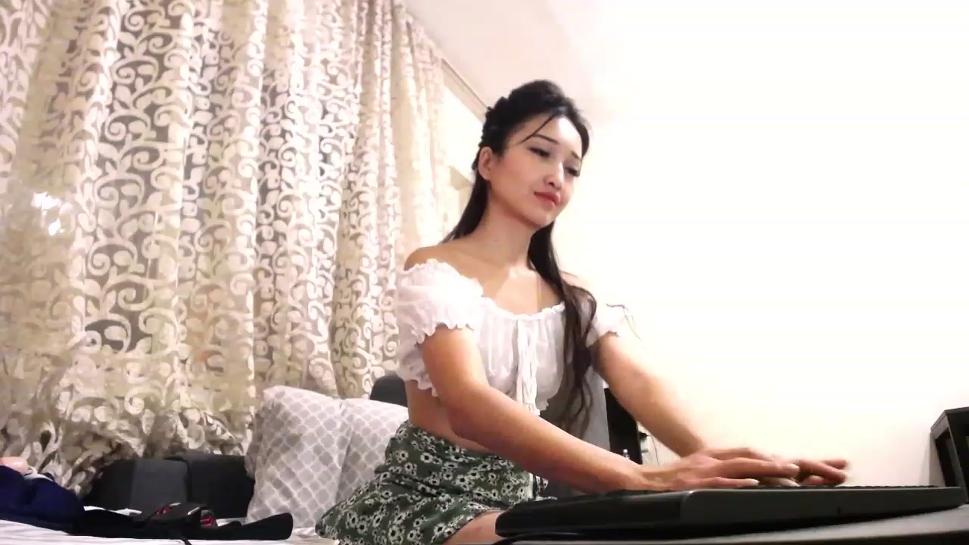Gallery image thumbnail from Sophie_lee's myfreecams stream on, 11/14/2022, 11:14 image 15 of 20