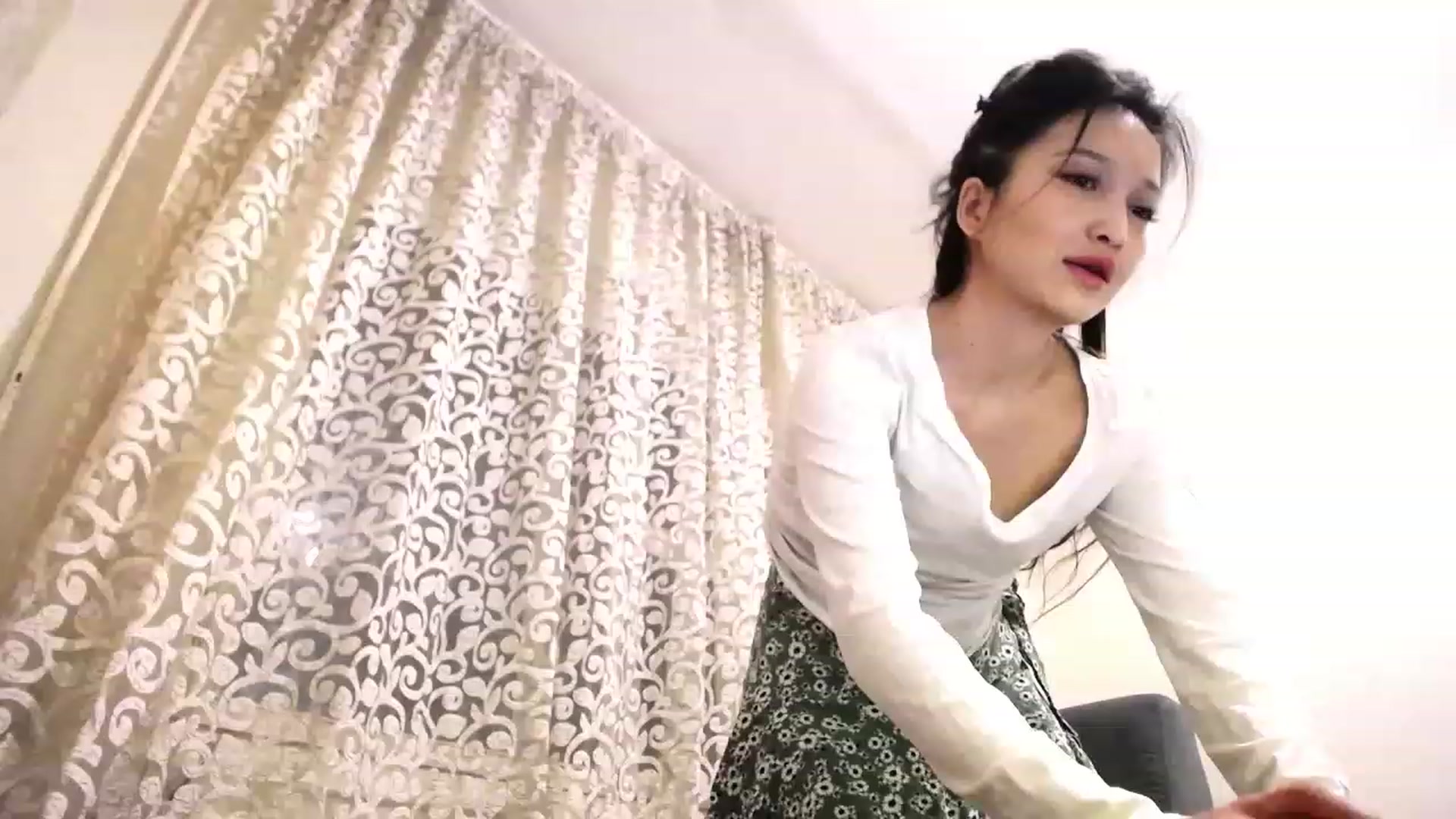 Gallery image thumbnail from Sophie_lee's myfreecams stream on, 02/18/2023, 20:02 image 18 of 20