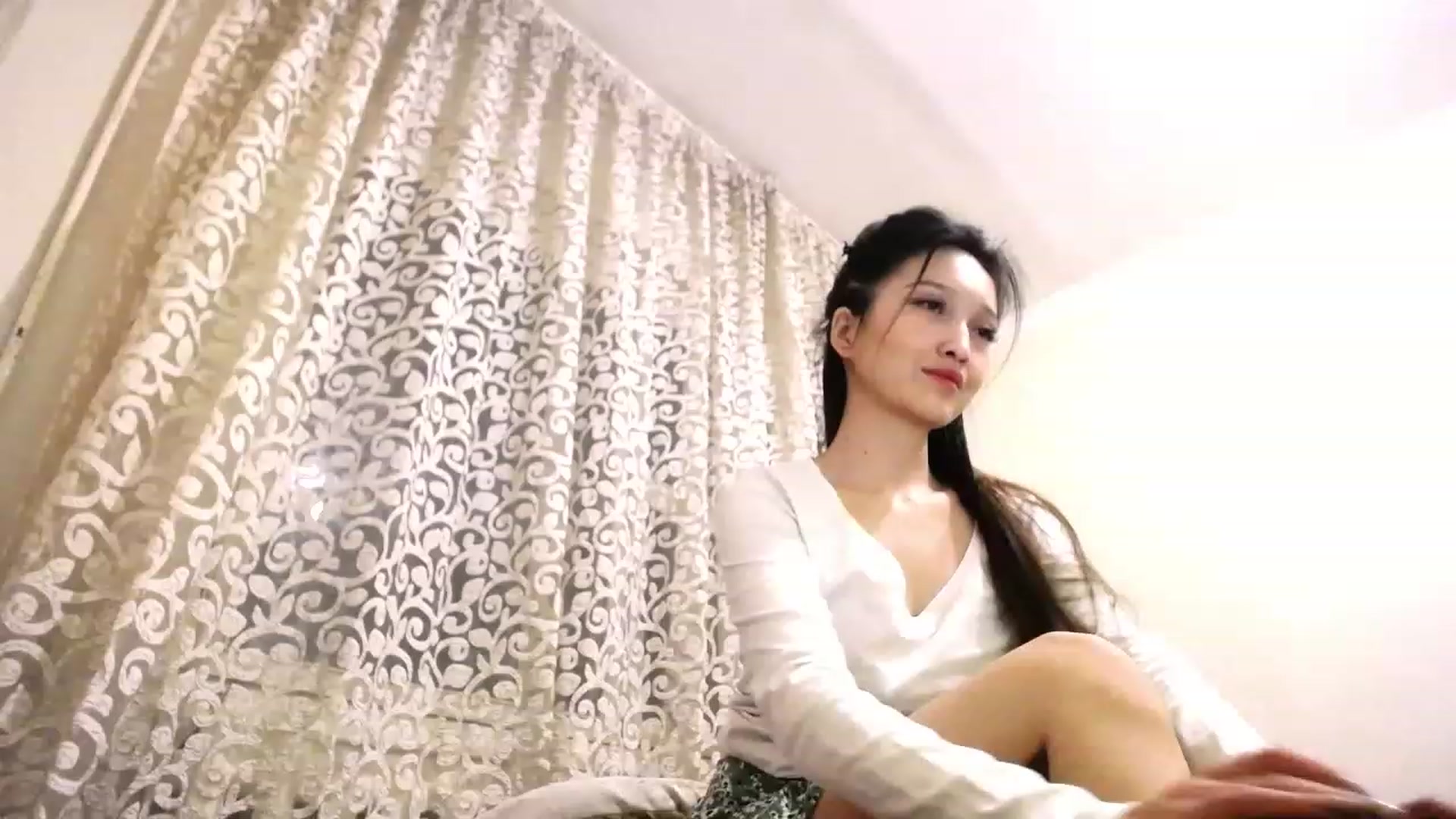 Gallery image thumbnail from Sophie_lee's myfreecams stream on, 02/18/2023, 20:02 image 20 of 20