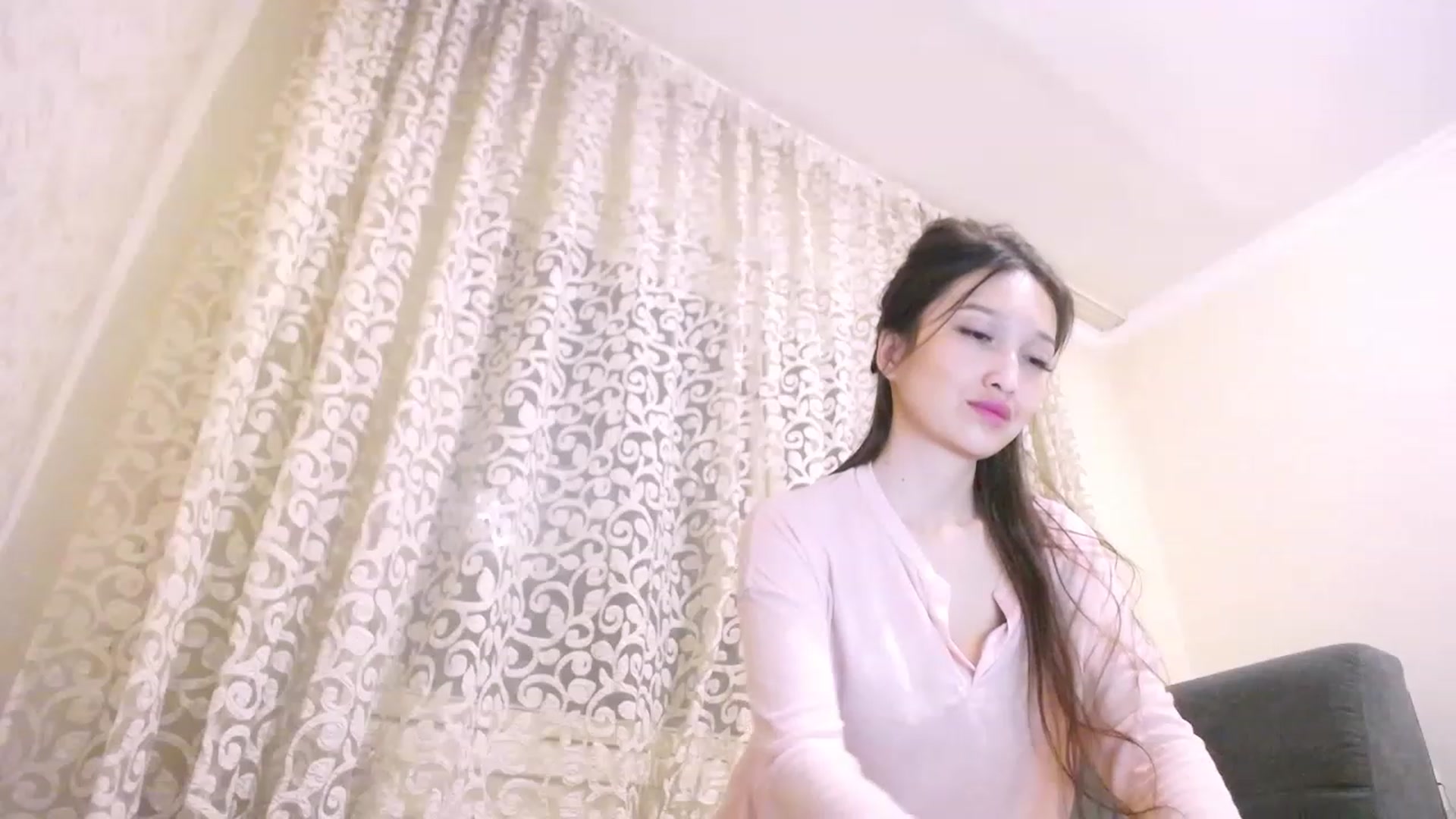 Gallery image thumbnail from Sophie_lee's myfreecams stream on, 04/17/2023, 19:09 image 3 of 20