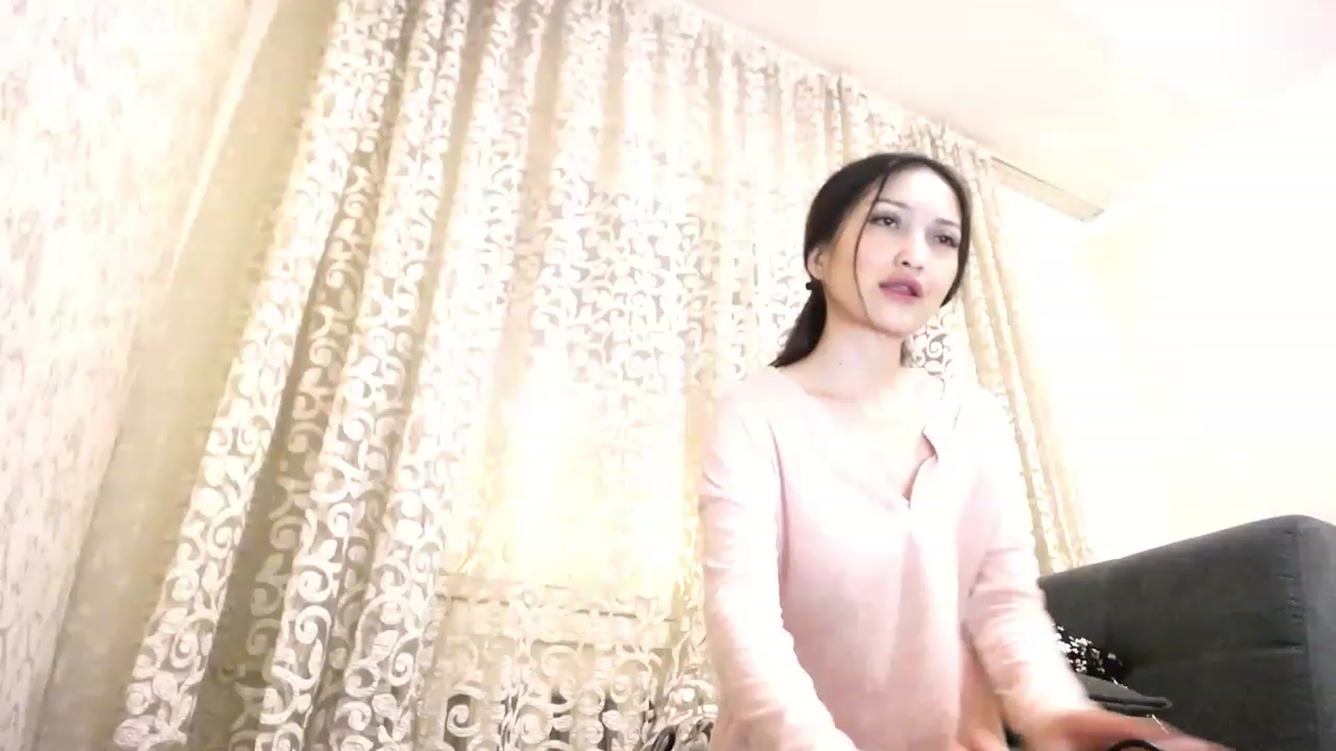 Gallery image thumbnail from Sophie_lee's myfreecams stream on, 05/09/2023, 07:31 image 17 of 20