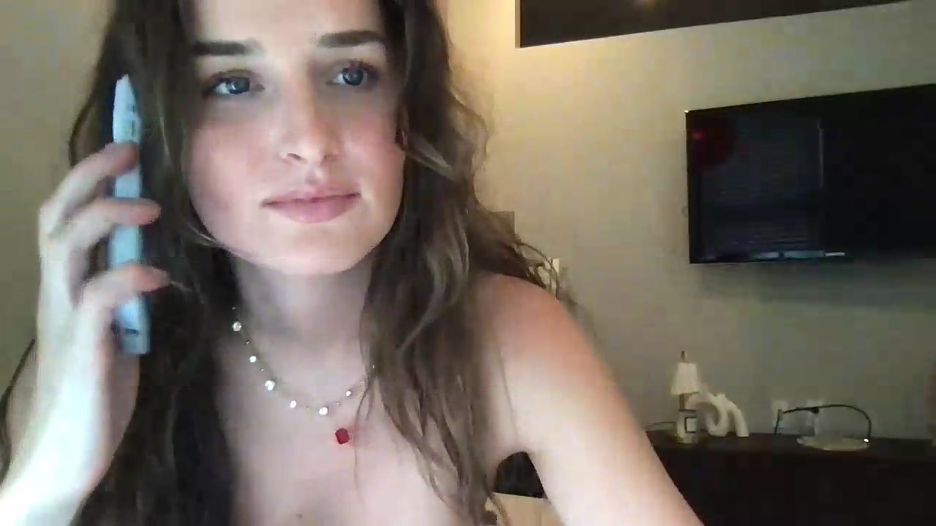 Gallery image thumbnail from Sophiebaby1's myfreecams stream on, 06/30/2026, 24:19 image 11 of 20
