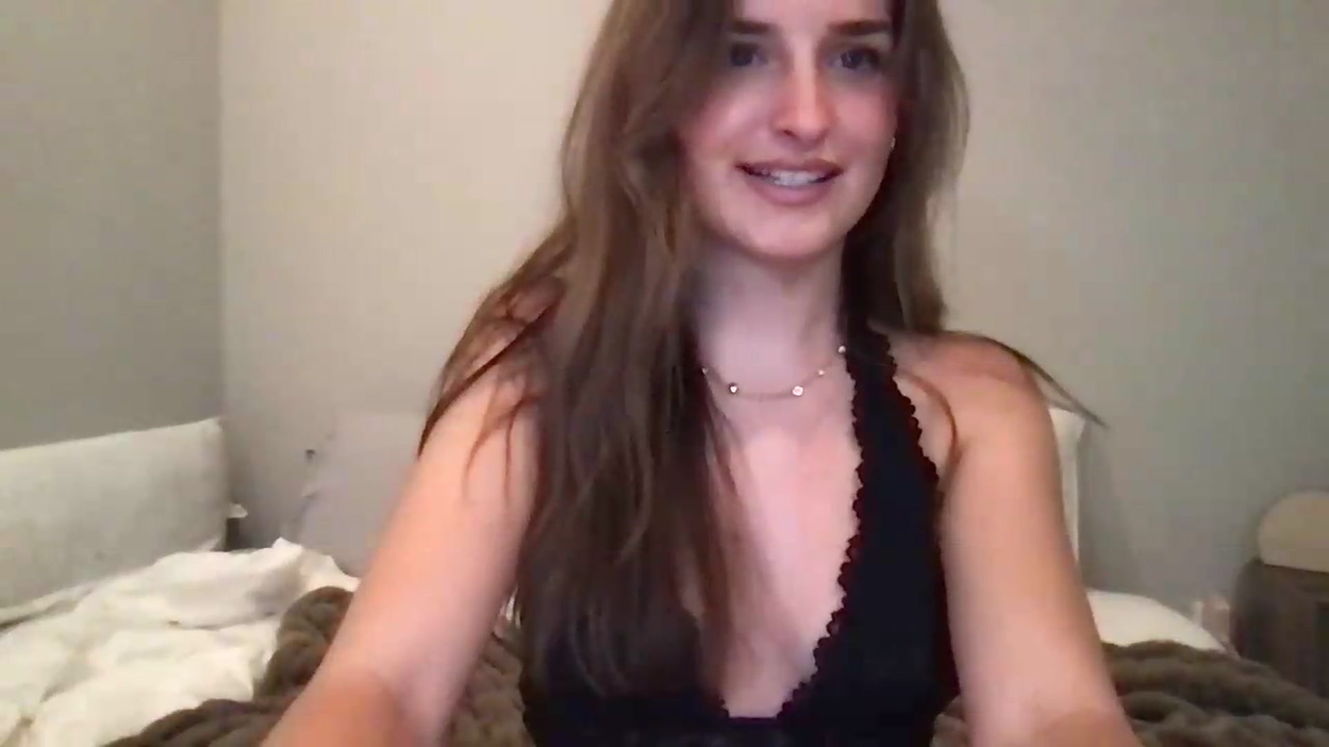 Gallery image thumbnail from Sophiebaby1's myfreecams stream on, 07/22/2026, 24:39 image 3 of 20