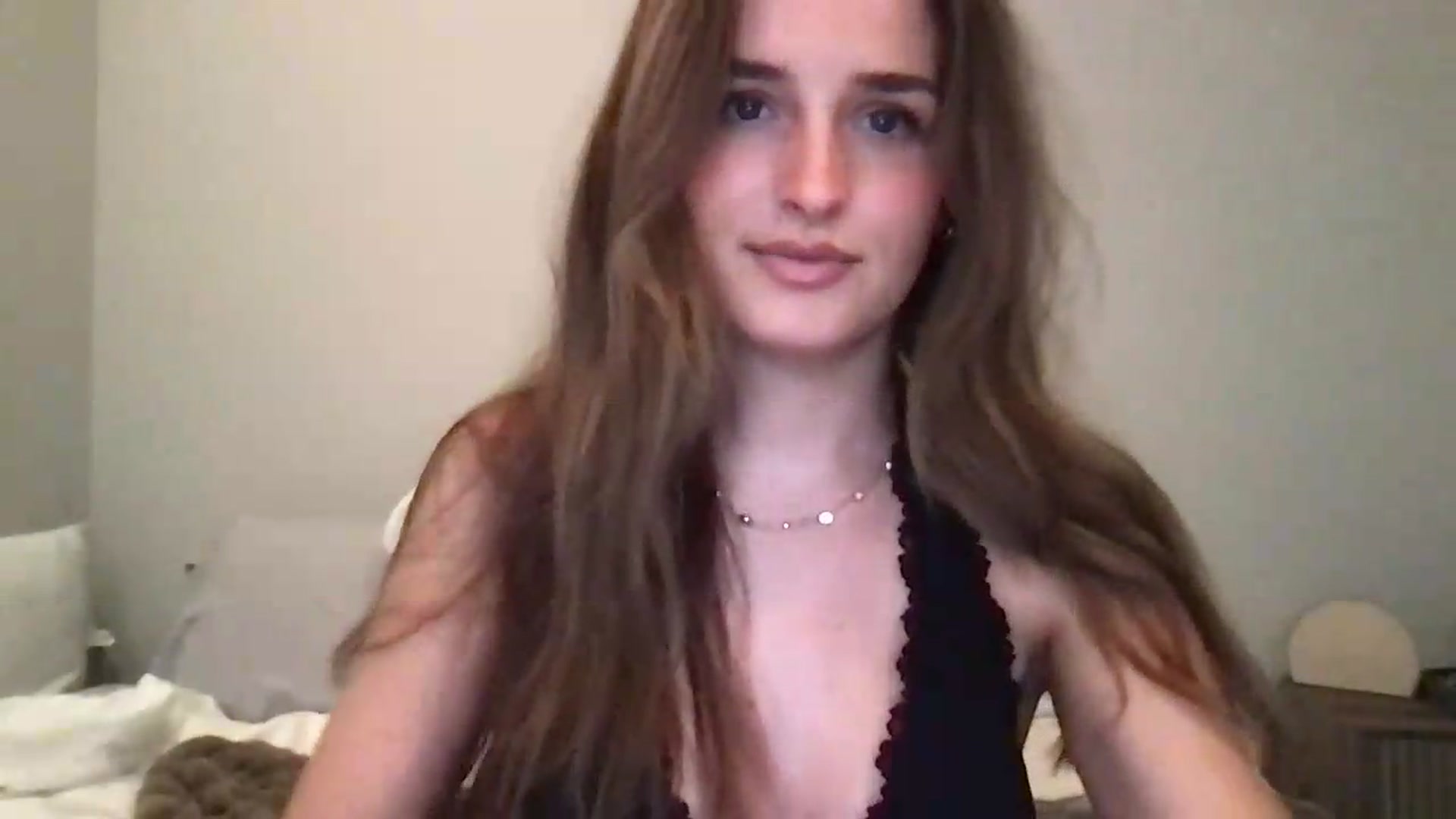 Gallery image thumbnail from Sophiebaby1's myfreecams stream on, 07/22/2026, 24:39 image 4 of 20