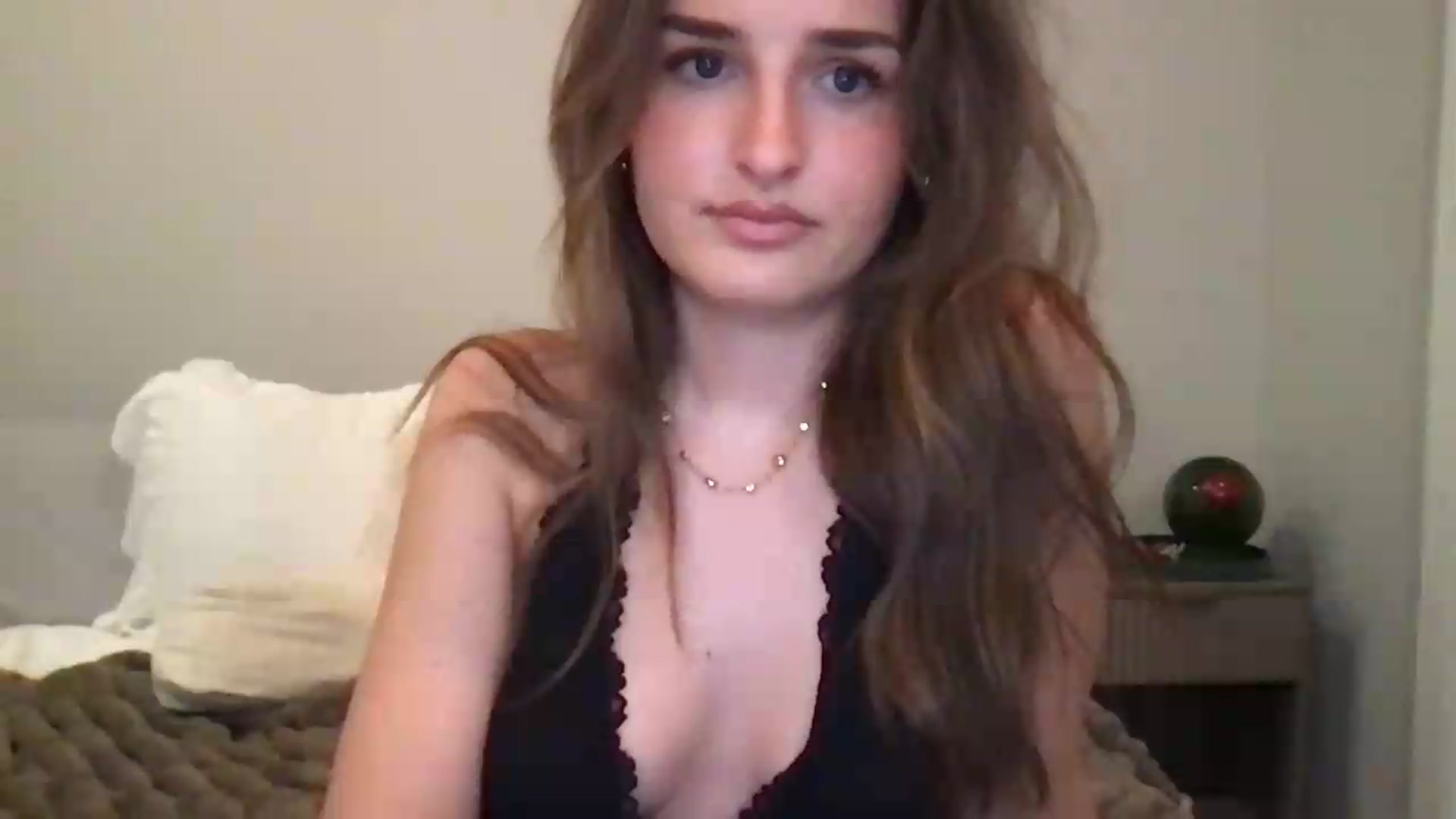 Gallery image thumbnail from Sophiebaby1's myfreecams stream on, 07/22/2026, 24:39 image 10 of 20