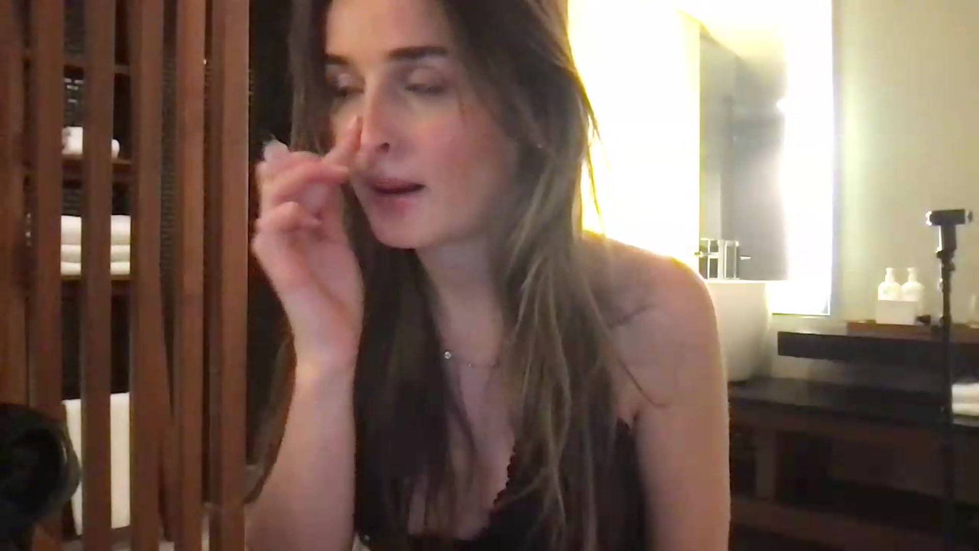 Gallery image thumbnail from Sophiebaby1's myfreecams stream on, 08/11/2026, 03:42 image 12 of 20