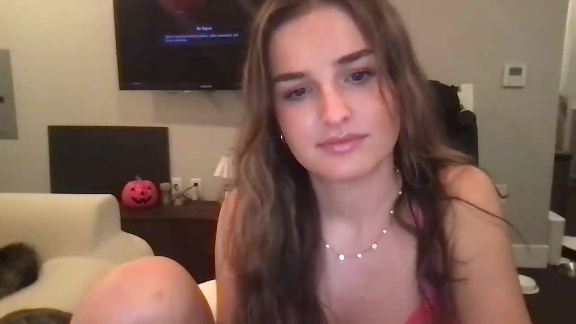 Gallery image thumbnail from Sophiebaby1's myfreecams stream on, 08/17/2026, 09:52 image 8 of 20