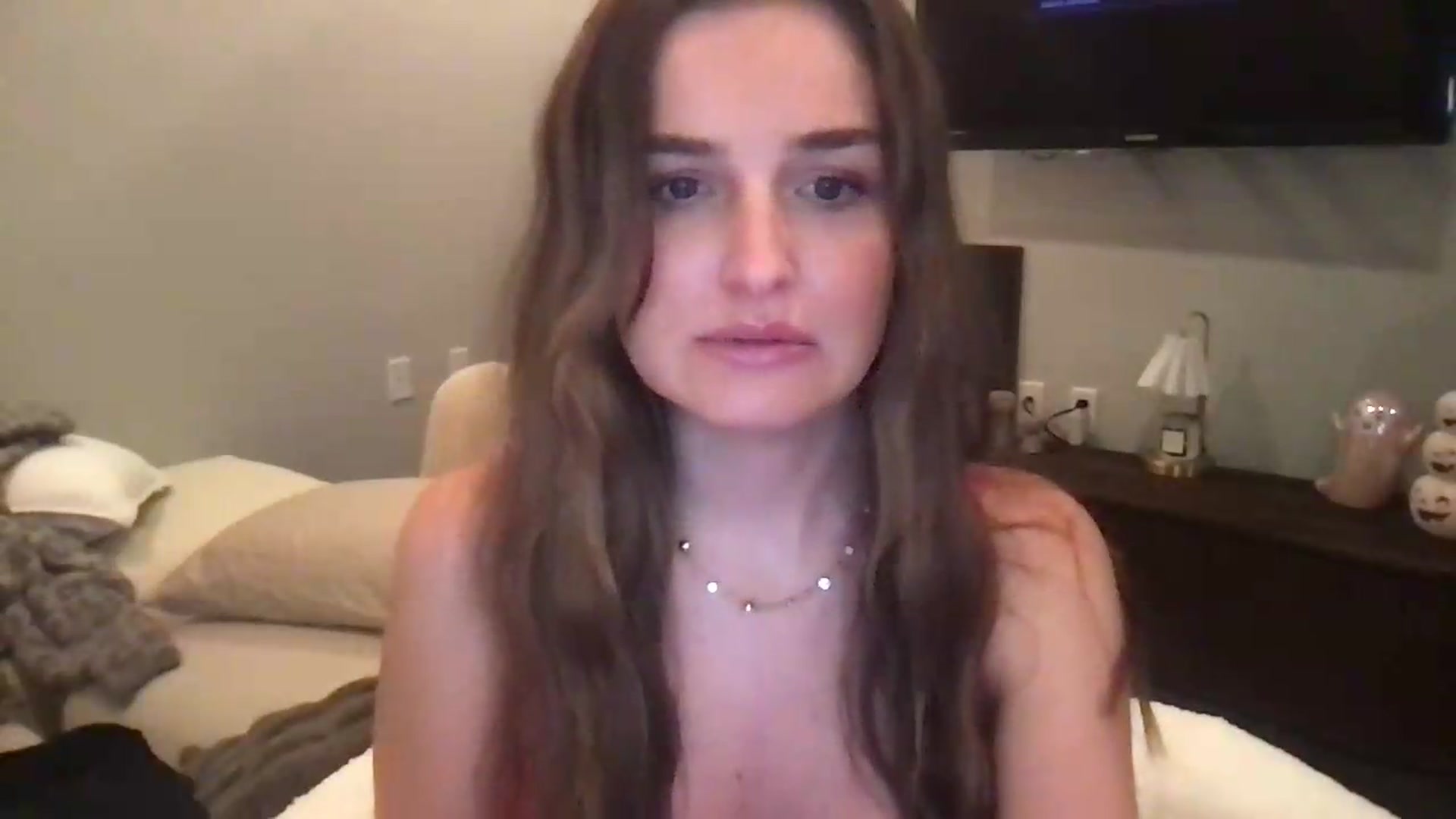 Gallery image thumbnail from Sophiebaby1's myfreecams stream on, 08/17/2026, 09:52 image 5 of 20