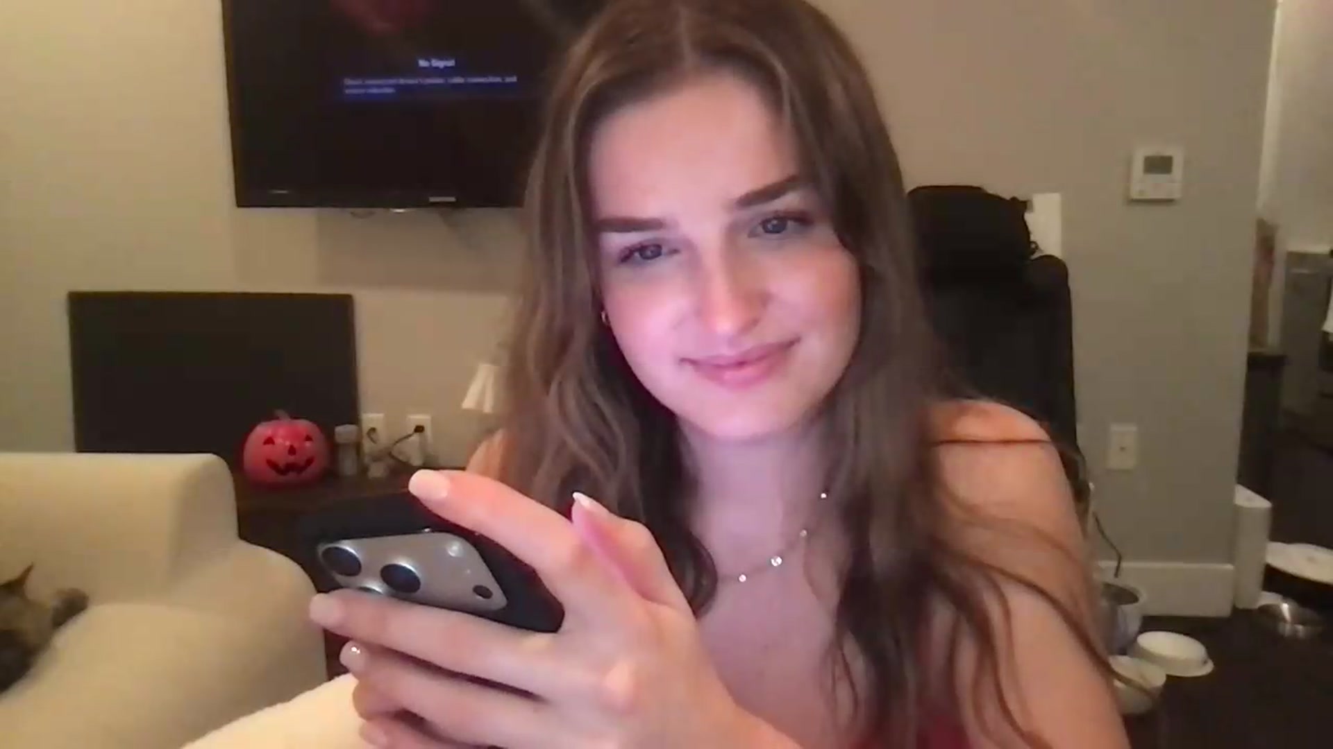 Gallery image thumbnail from Sophiebaby1's myfreecams stream on, 08/17/2026, 09:52 image 9 of 20