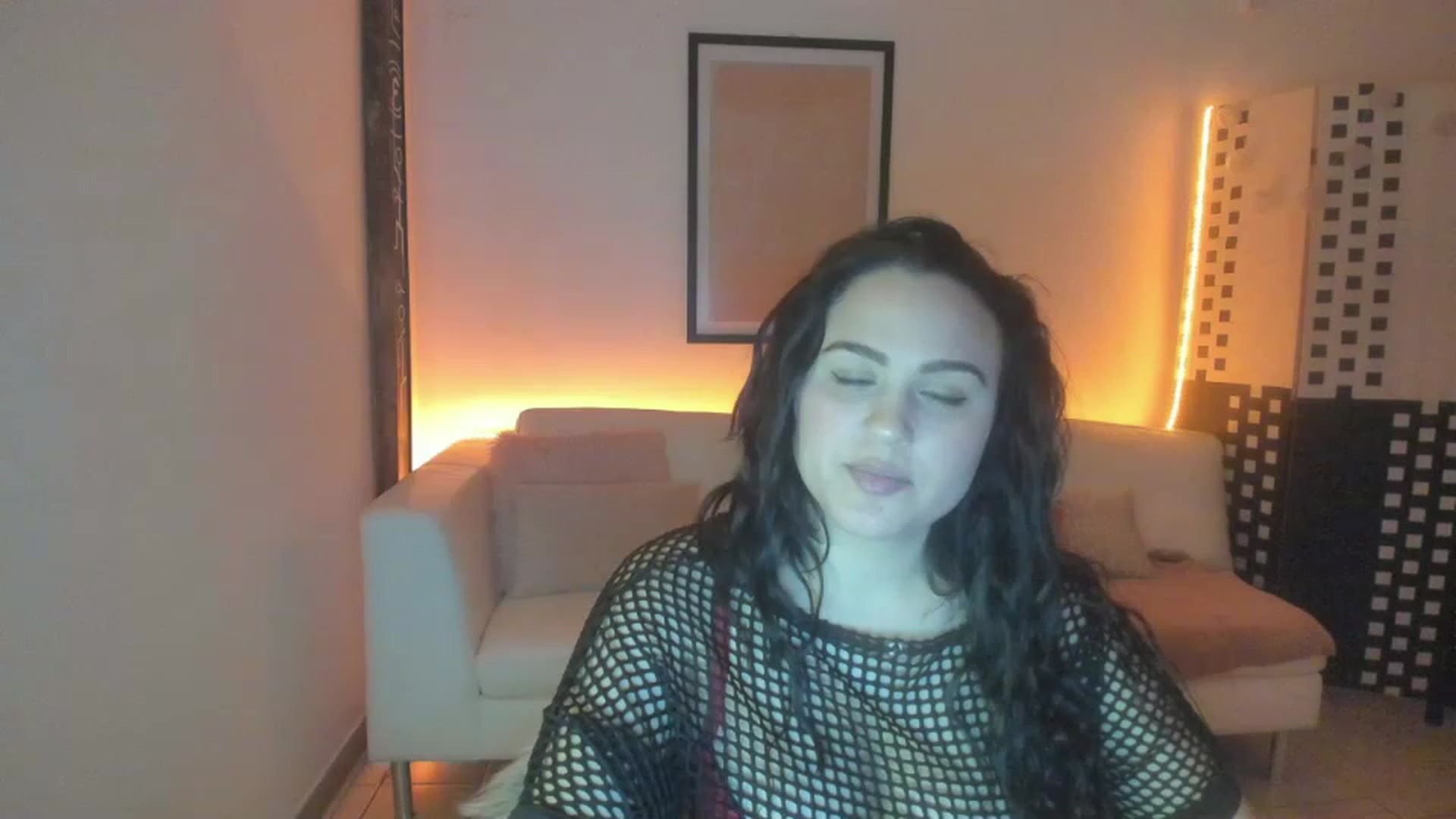 Gallery image thumbnail from Sophiedee18's myfreecams stream on, 01/09/2023, 10:49 image 13 of 20