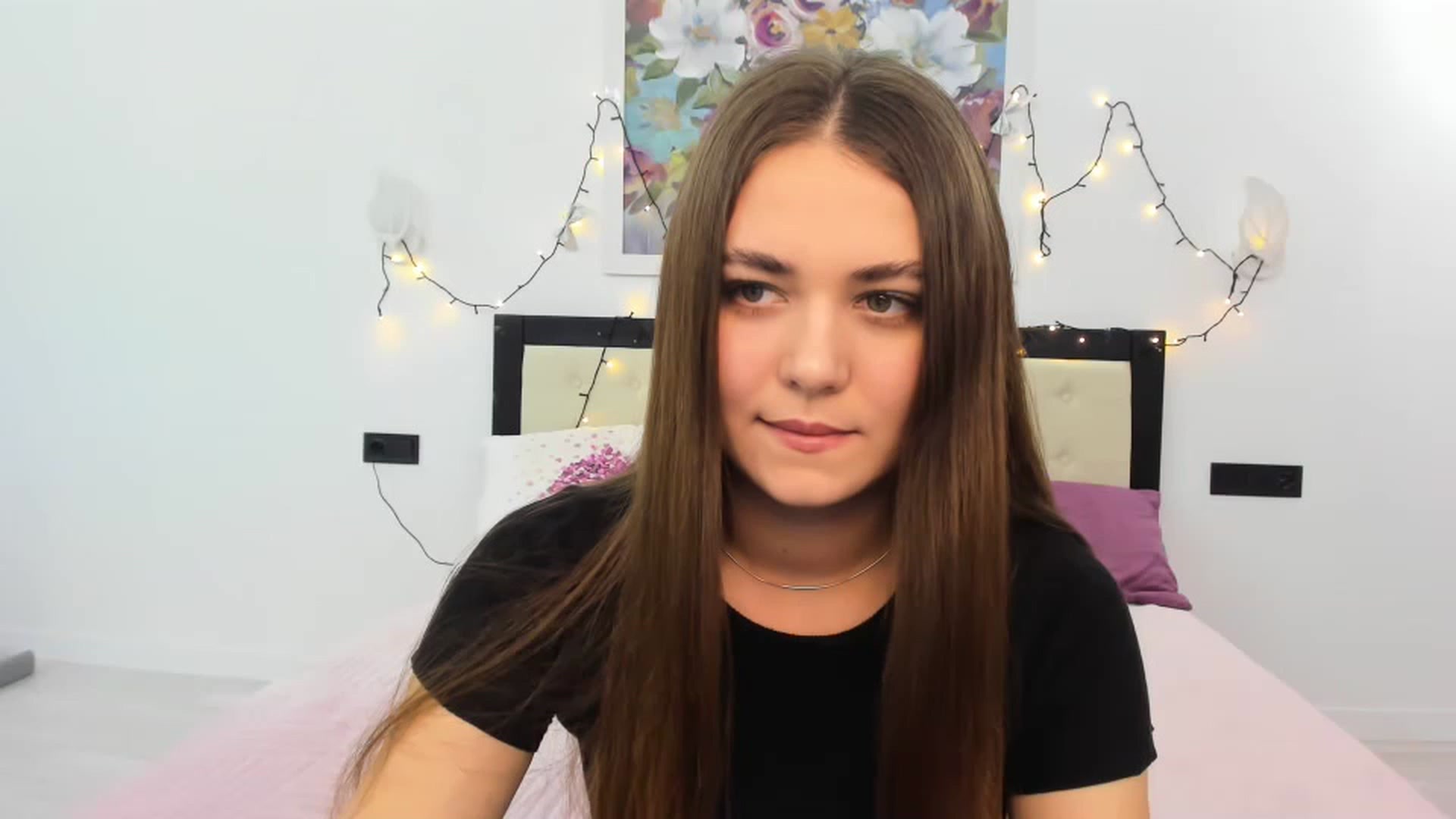Gallery image thumbnail from SophieeSexxy's myfreecams stream on, 02/06/2023, 09:21 image 18 of 20