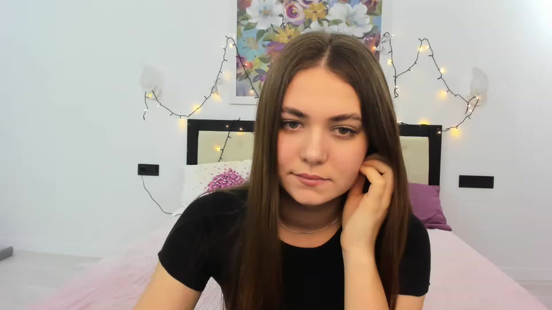 Gallery image thumbnail from SophieeSexxy's myfreecams stream on, 02/06/2023, 09:38 image 11 of 20