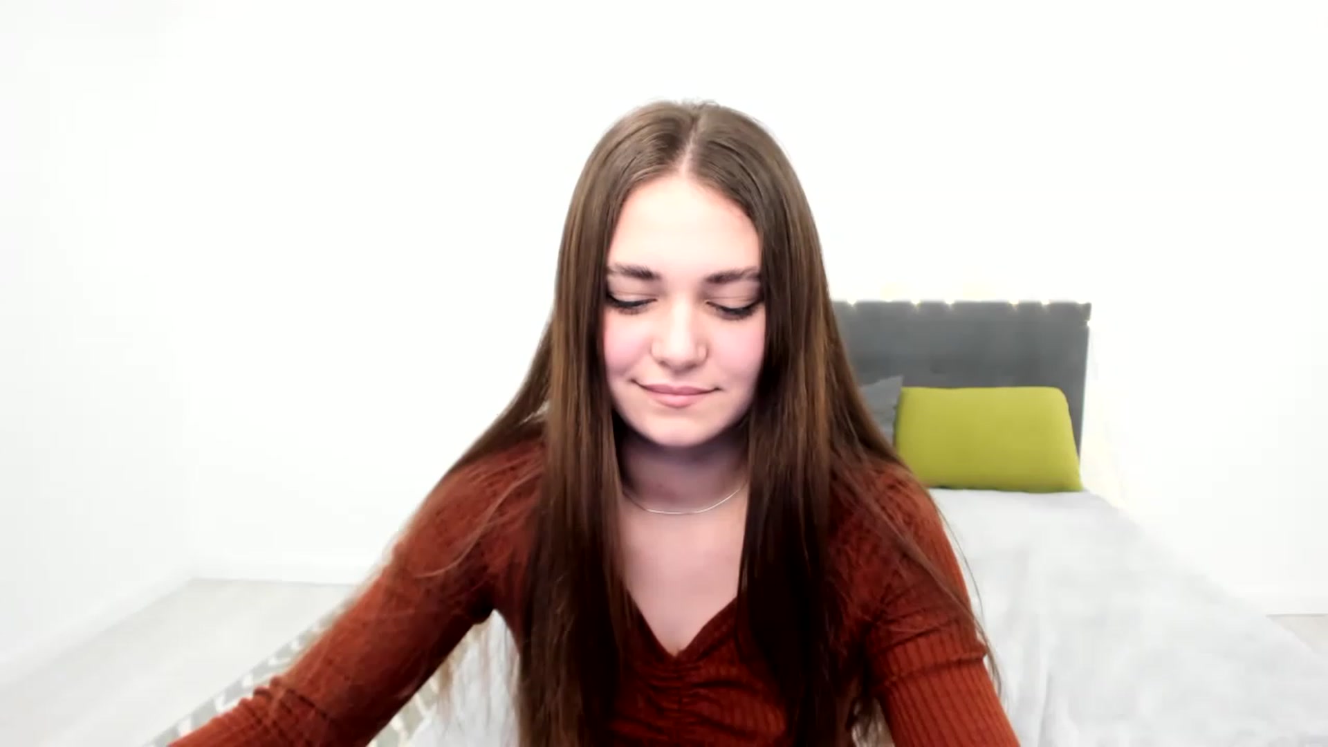 Gallery image thumbnail from SophieeSexxy's myfreecams stream on, 02/06/2023, 18:06 image 11 of 20