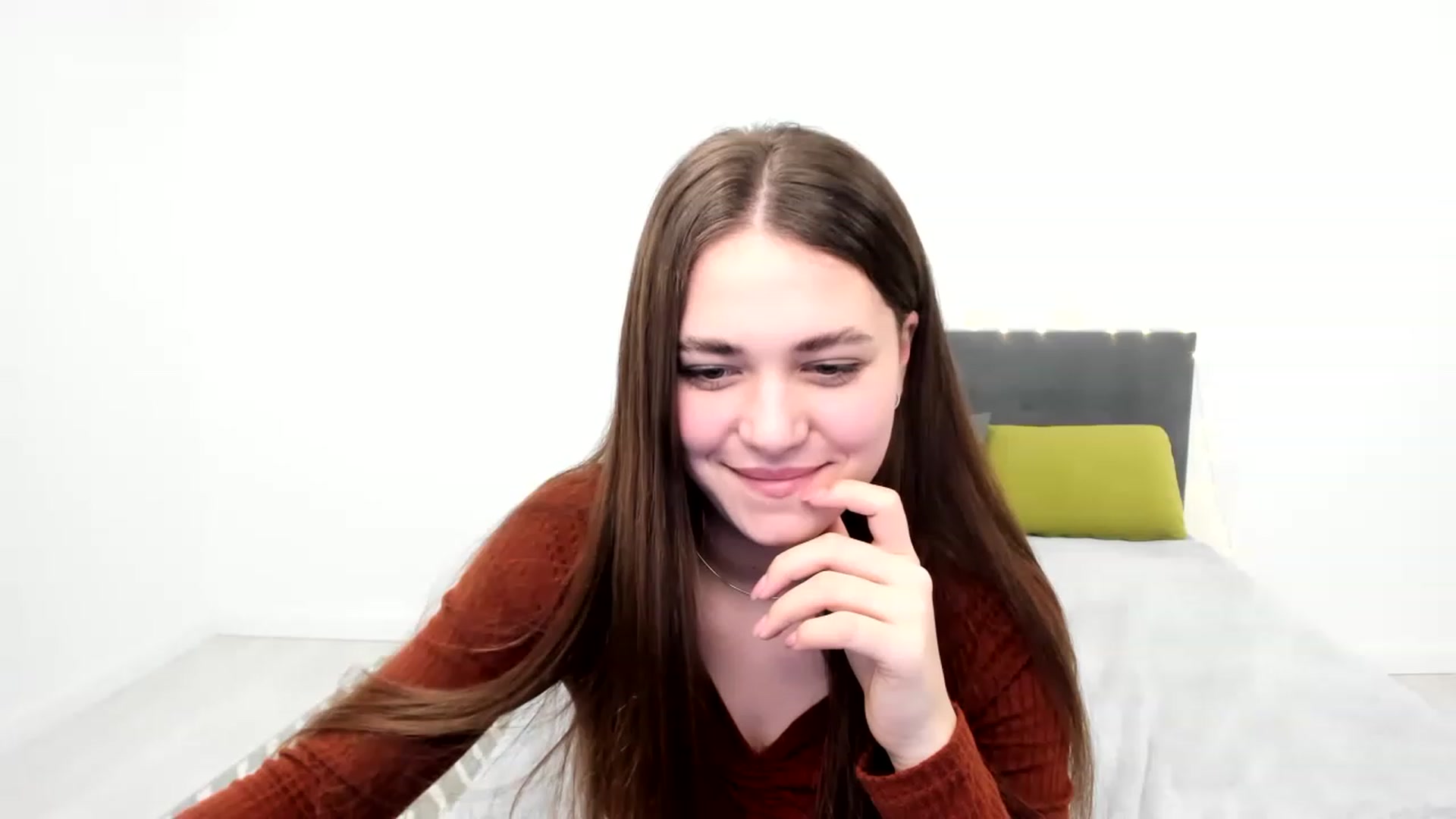 Gallery image thumbnail from SophieeSexxy's myfreecams stream on, 02/06/2023, 18:06 image 15 of 20