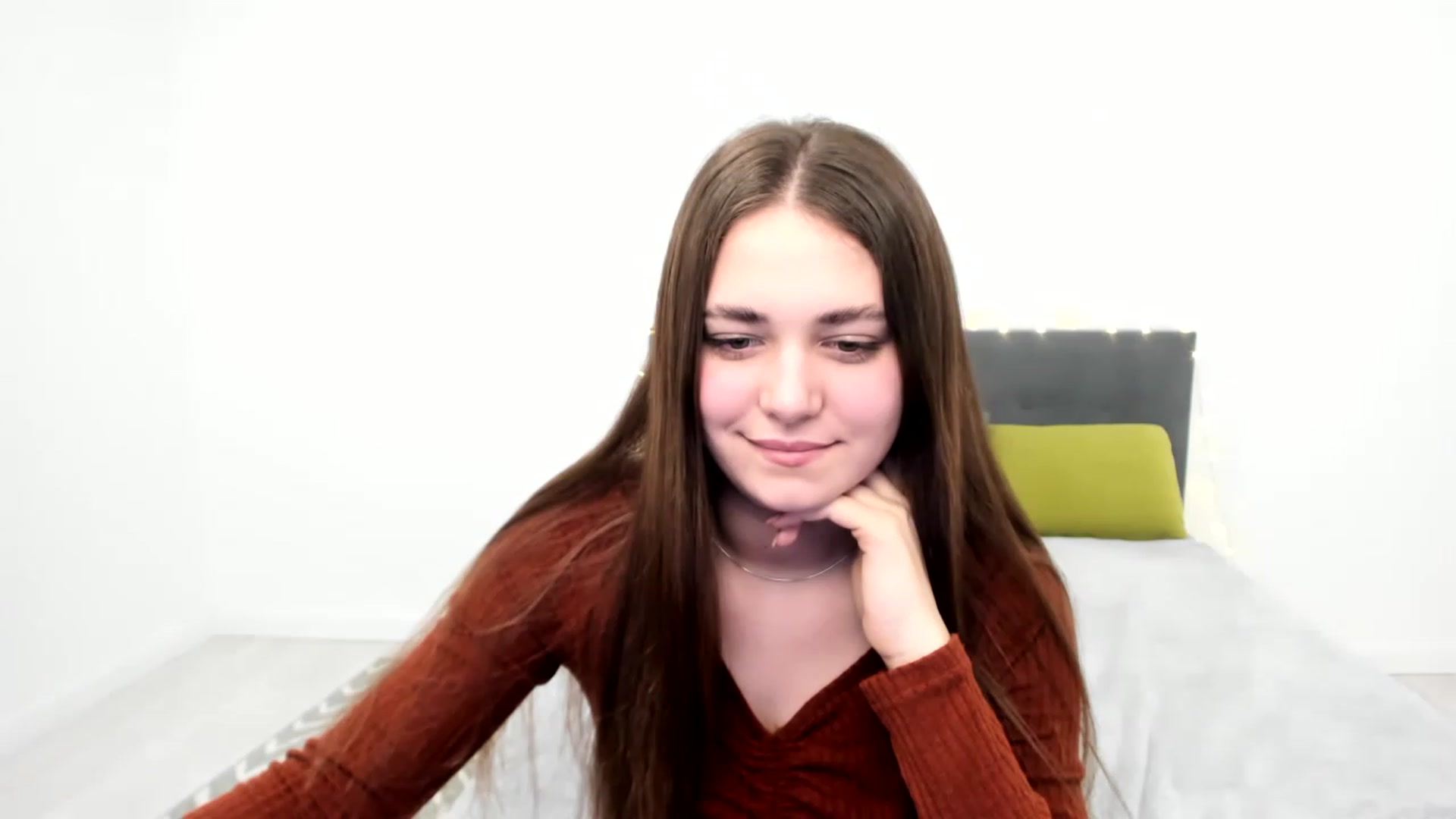 Gallery image thumbnail from SophieeSexxy's myfreecams stream on, 02/06/2023, 18:06 image 10 of 20