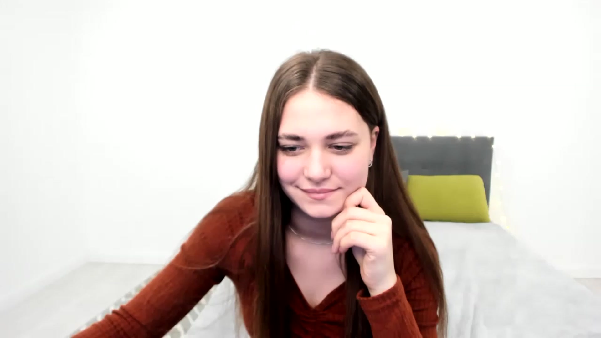 Gallery image thumbnail from SophieeSexxy's myfreecams stream on, 02/06/2023, 18:06 image 16 of 20