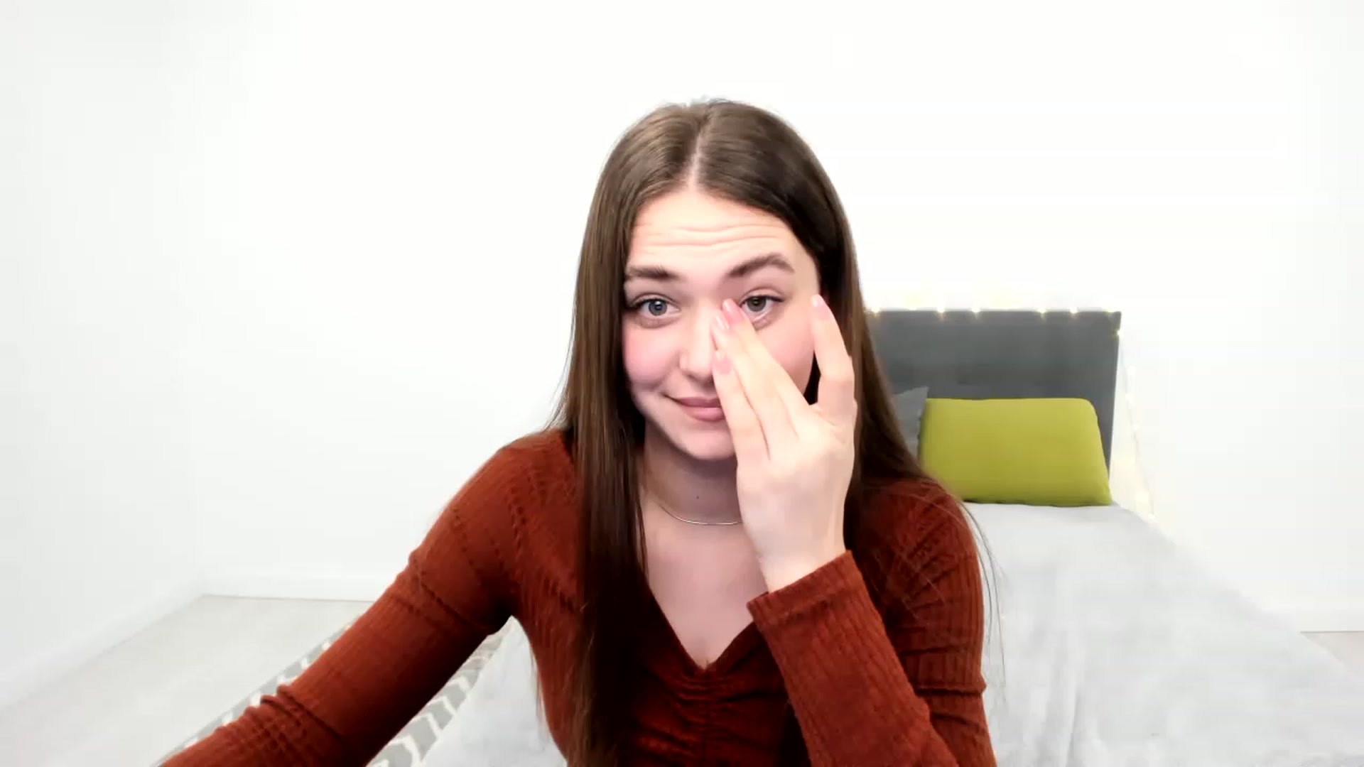 Gallery image thumbnail from SophieeSexxy's myfreecams stream on, 02/06/2023, 18:06 image 6 of 20