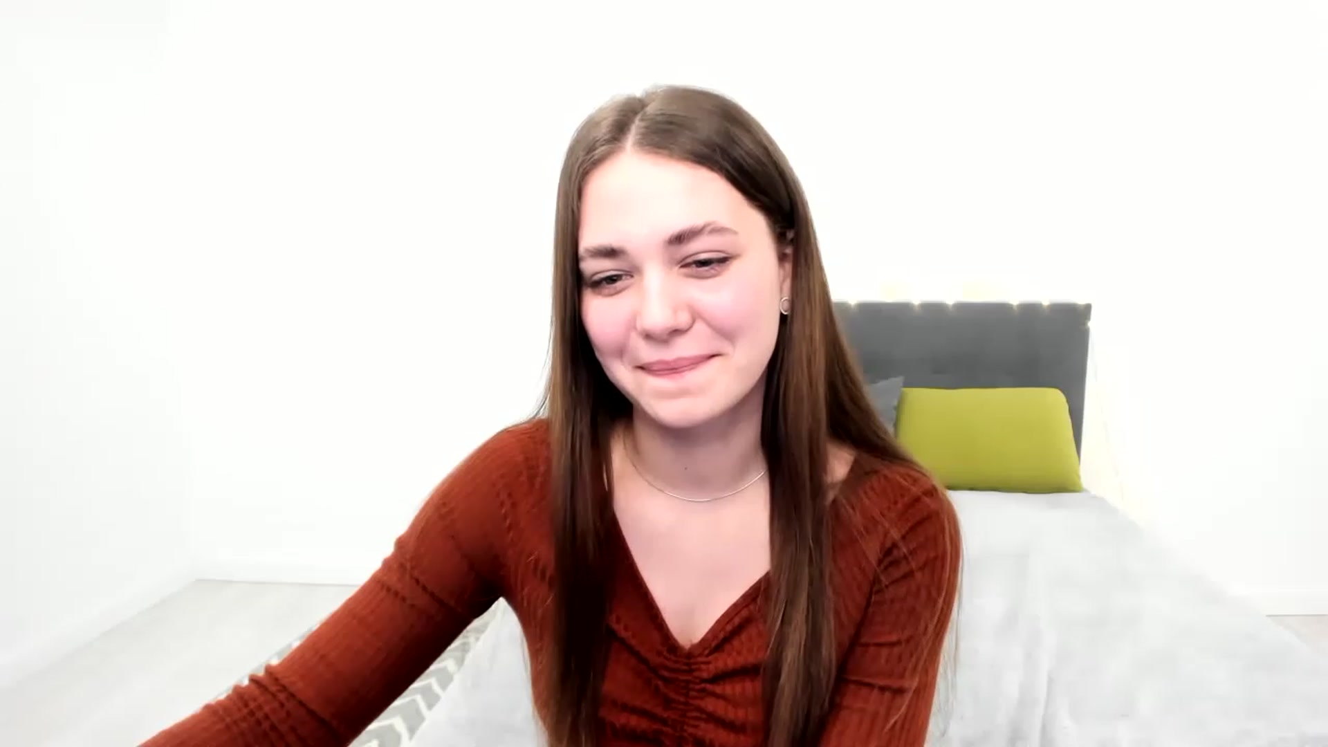 Gallery image thumbnail from SophieeSexxy's myfreecams stream on, 02/06/2023, 18:06 image 5 of 20