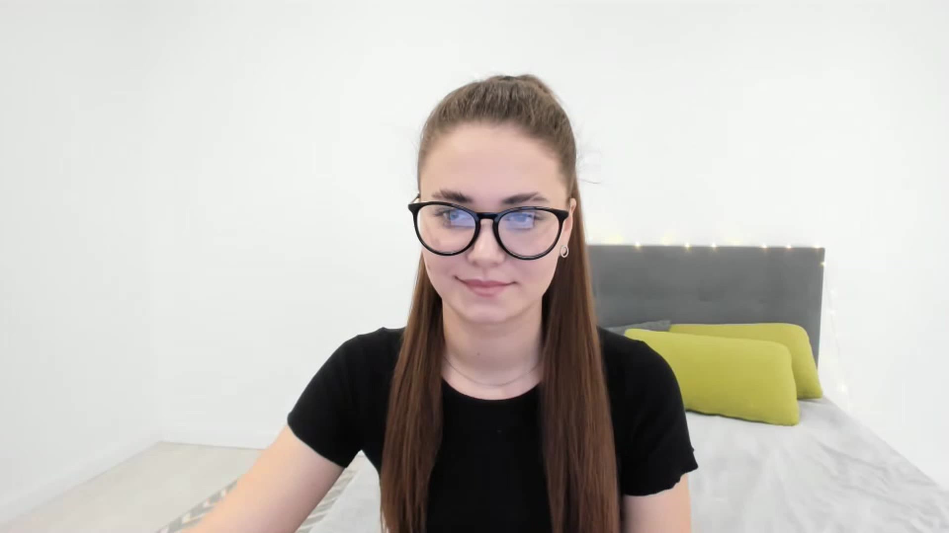 Gallery image thumbnail from SophieeSexxy's myfreecams stream on, 02/07/2023, 12:28 image 7 of 20