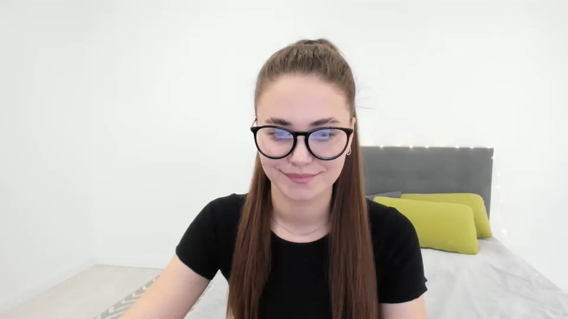 Gallery image thumbnail from SophieeSexxy's myfreecams stream on, 02/07/2023, 12:28 image 9 of 20