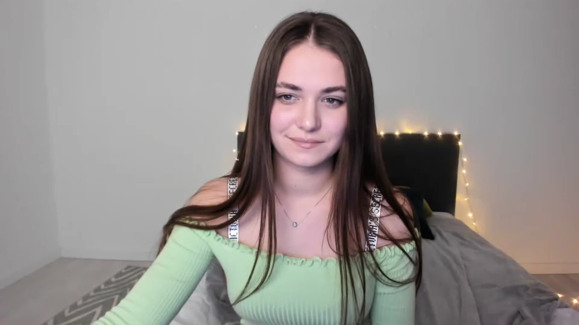 Gallery image thumbnail from SophieeSexxy's myfreecams stream on, 02/09/2023, 17:45 image 17 of 20
