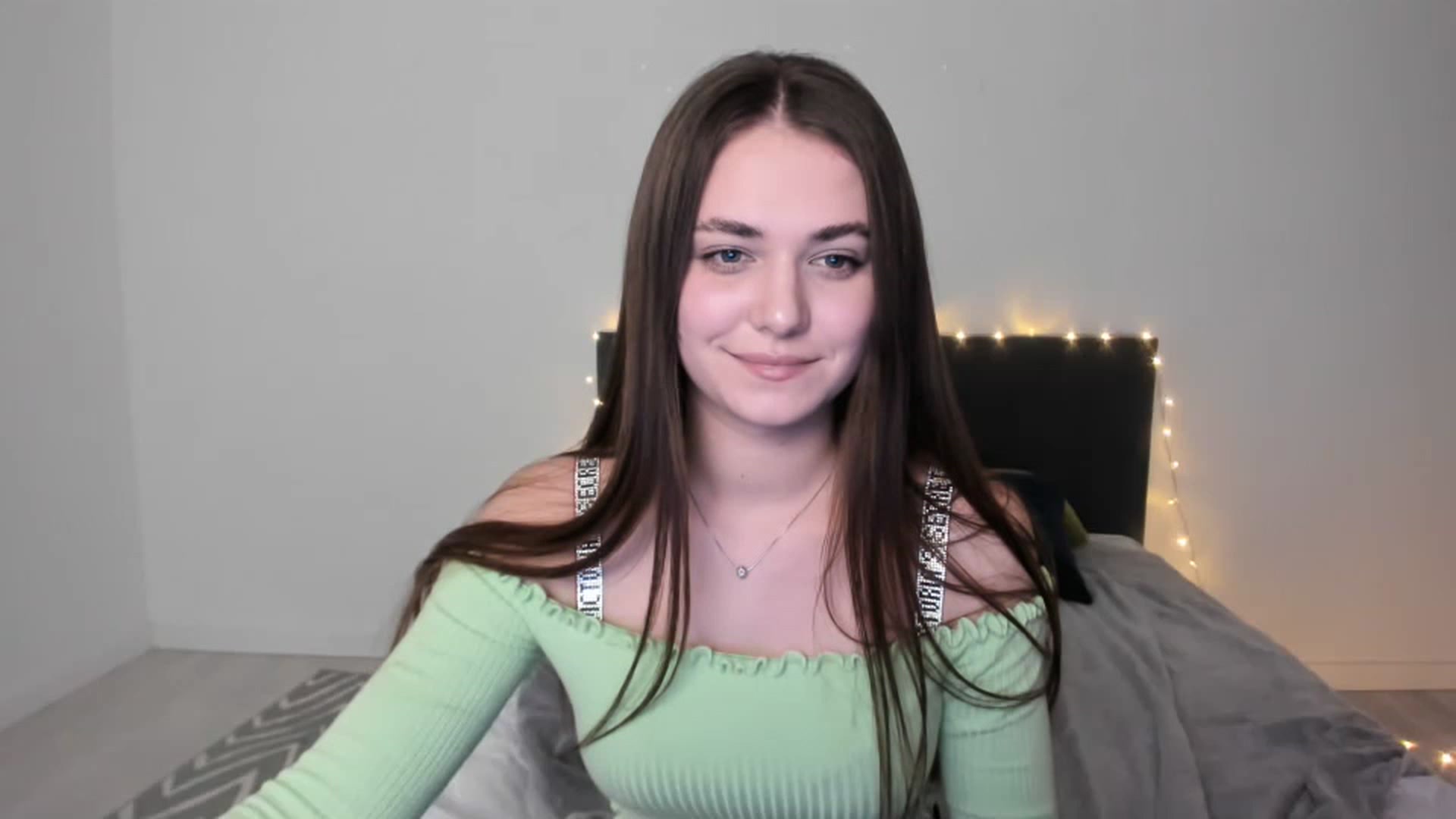 Gallery image thumbnail from SophieeSexxy's myfreecams stream on, 02/09/2023, 17:45 image 16 of 20
