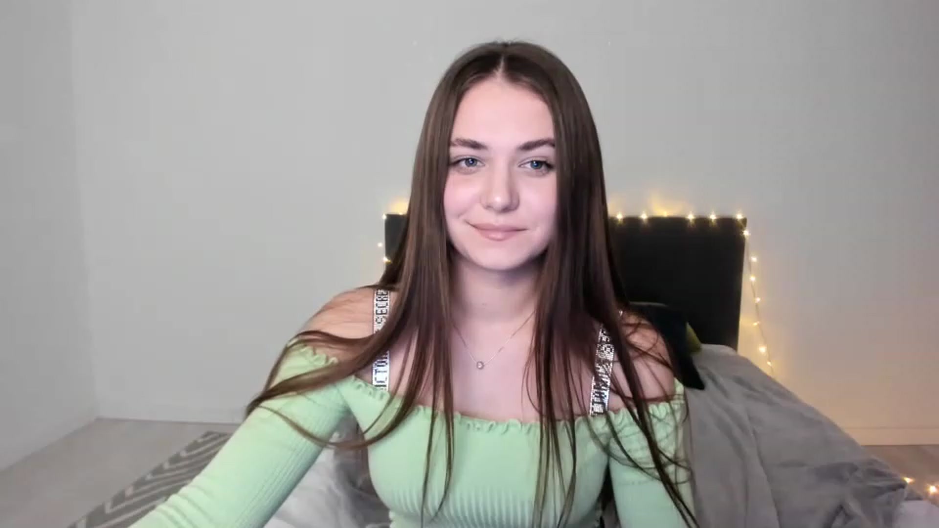 Gallery image thumbnail from SophieeSexxy's myfreecams stream on, 02/09/2023, 17:45 image 18 of 20