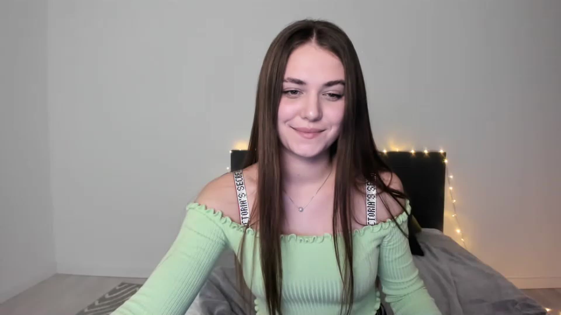 Gallery image thumbnail from SophieeSexxy's myfreecams stream on, 02/09/2023, 17:45 image 10 of 20